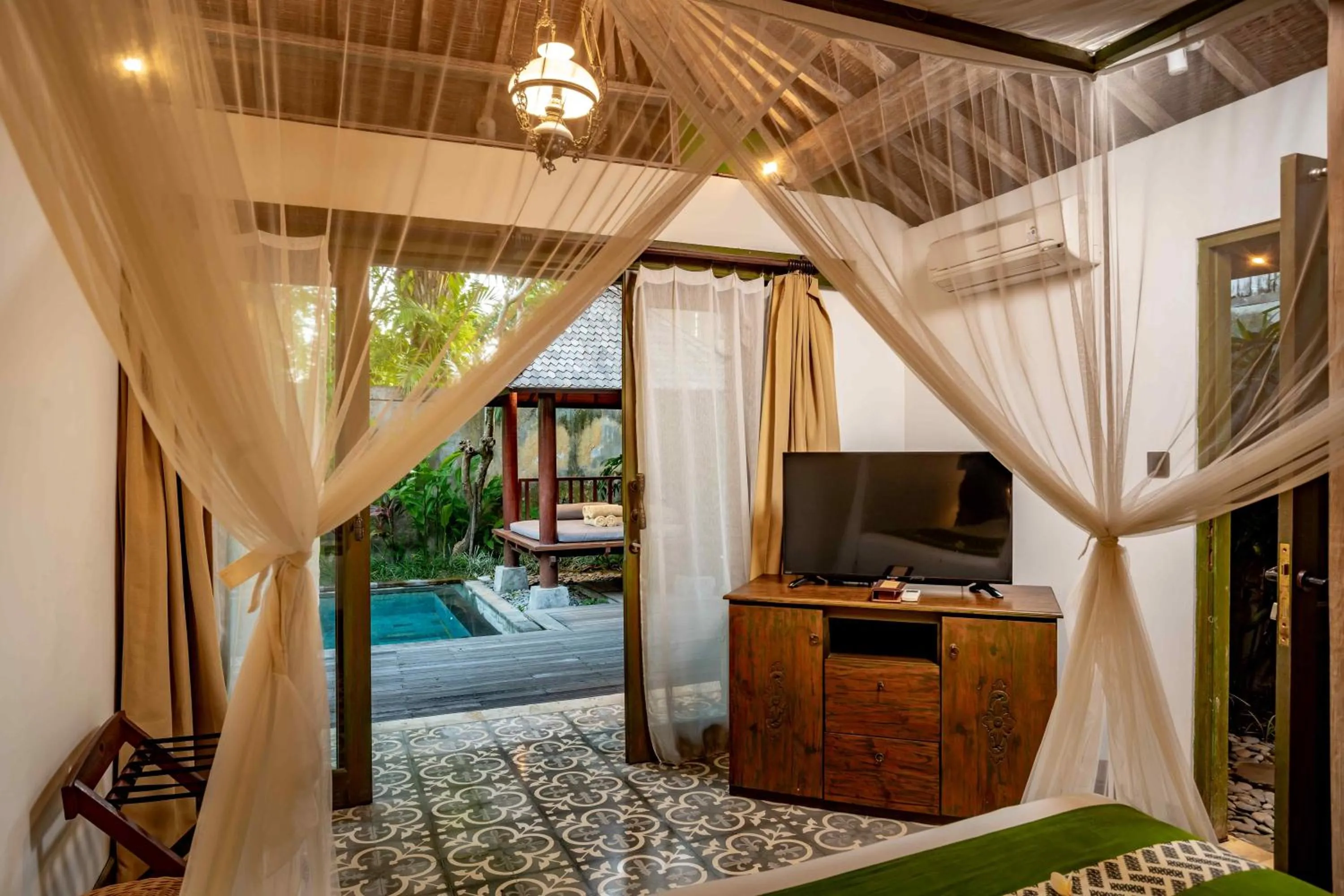 TV and multimedia in Arya Villas Ubud