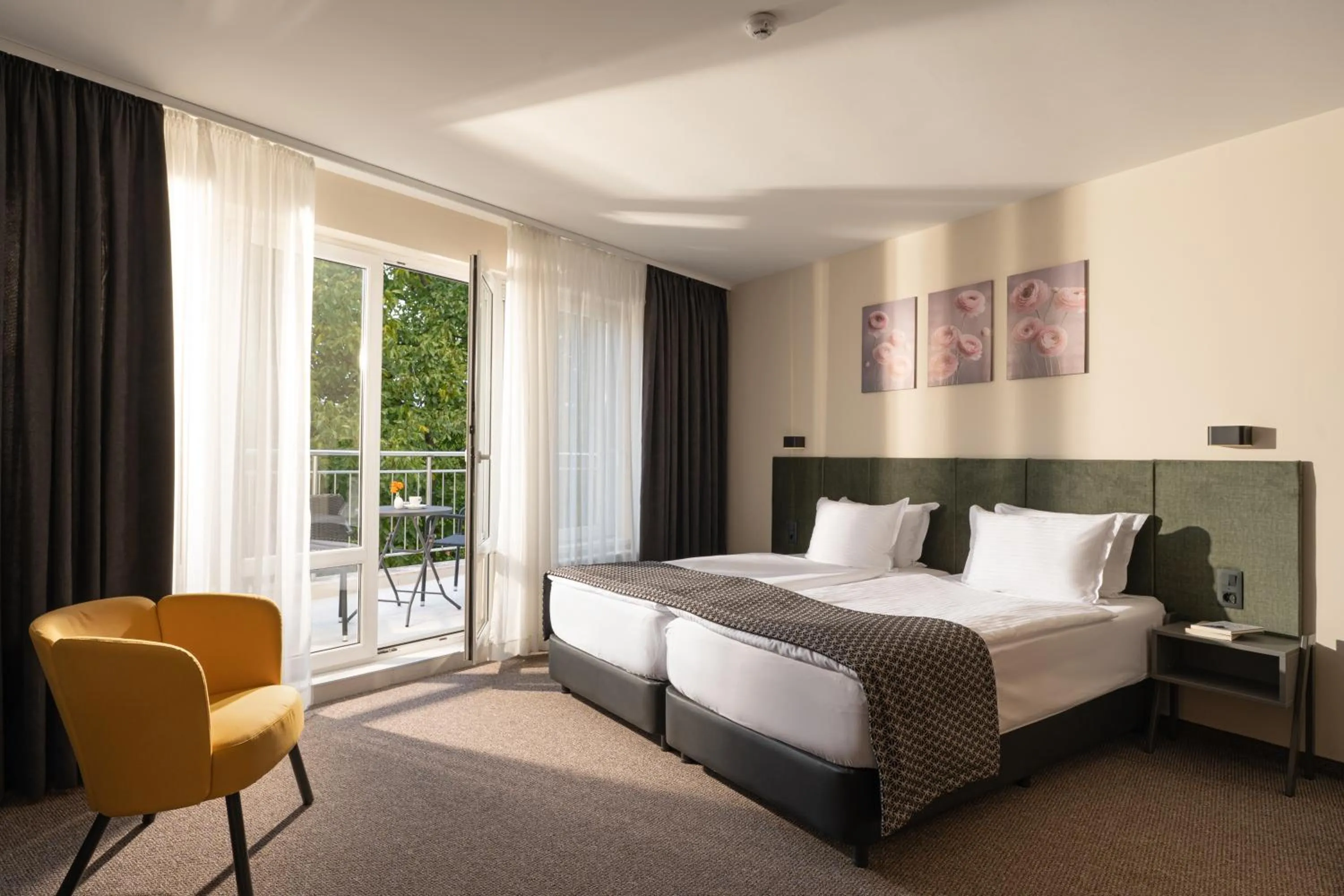 Bedroom, Bed in Jasmin Hotel