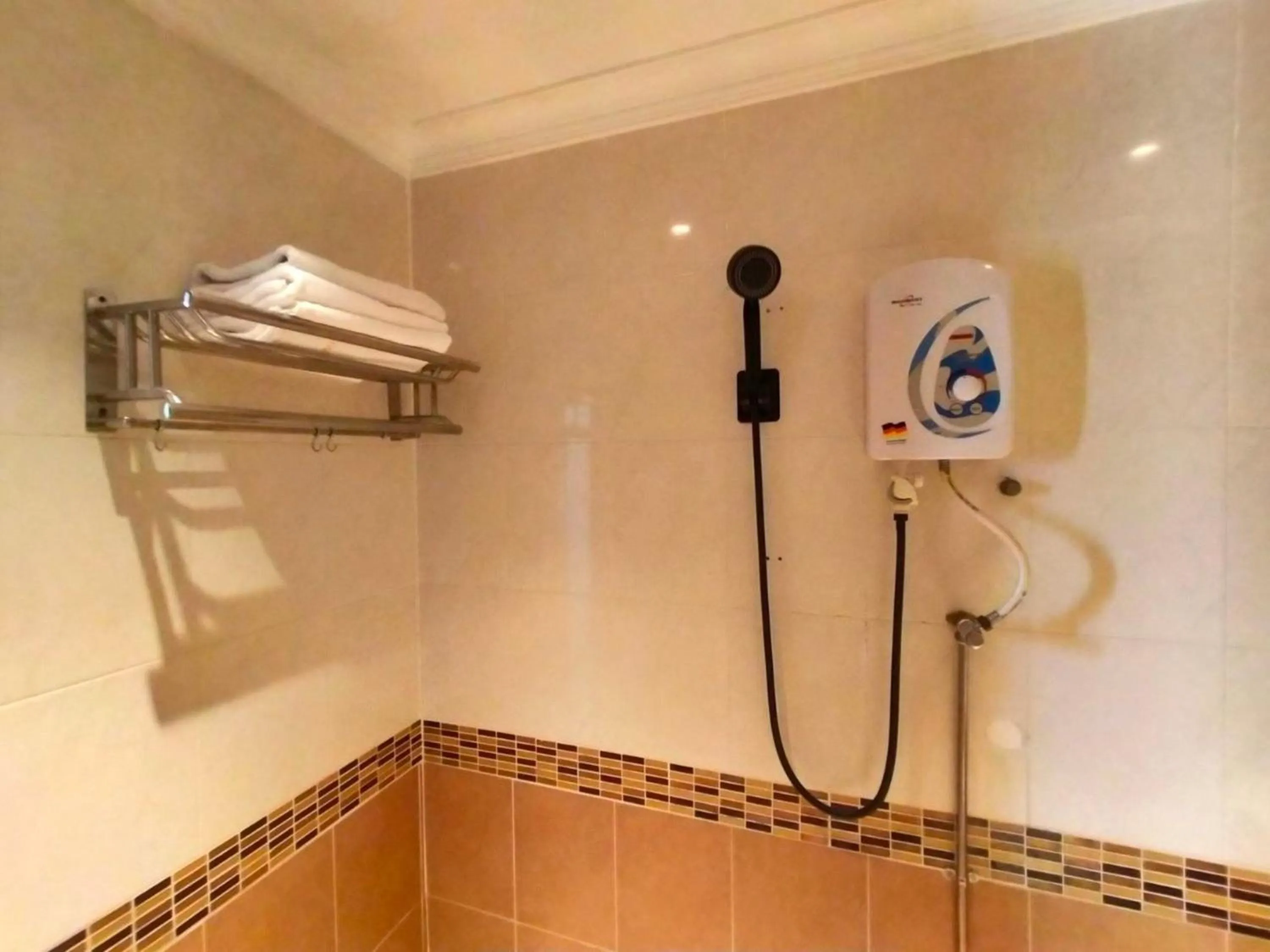 Bathroom in Hotel O GHC Near Penang Street Art Formerly Queen City Hotel