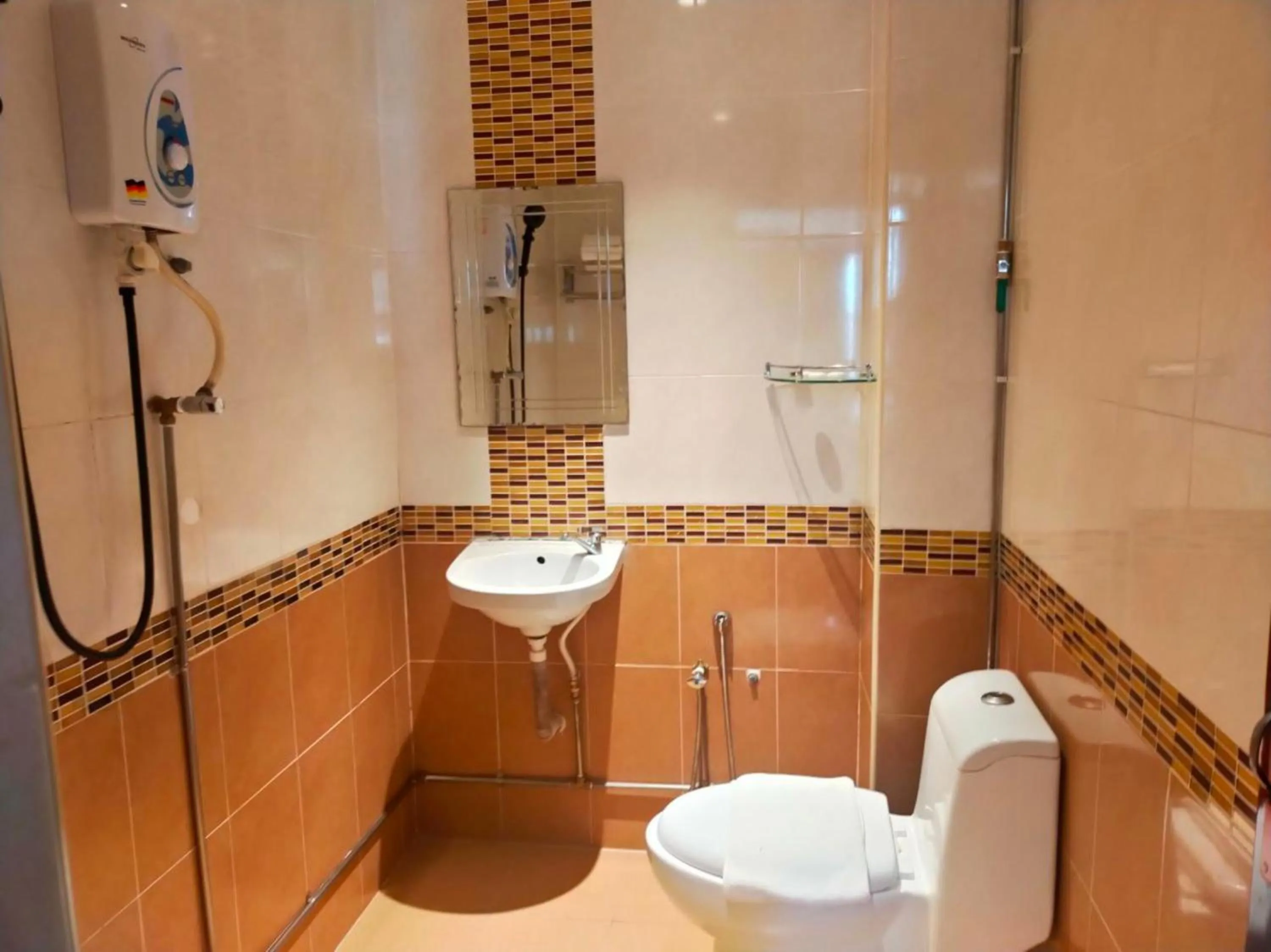 Bathroom in Hotel O GHC Near Penang Street Art Formerly Queen City Hotel