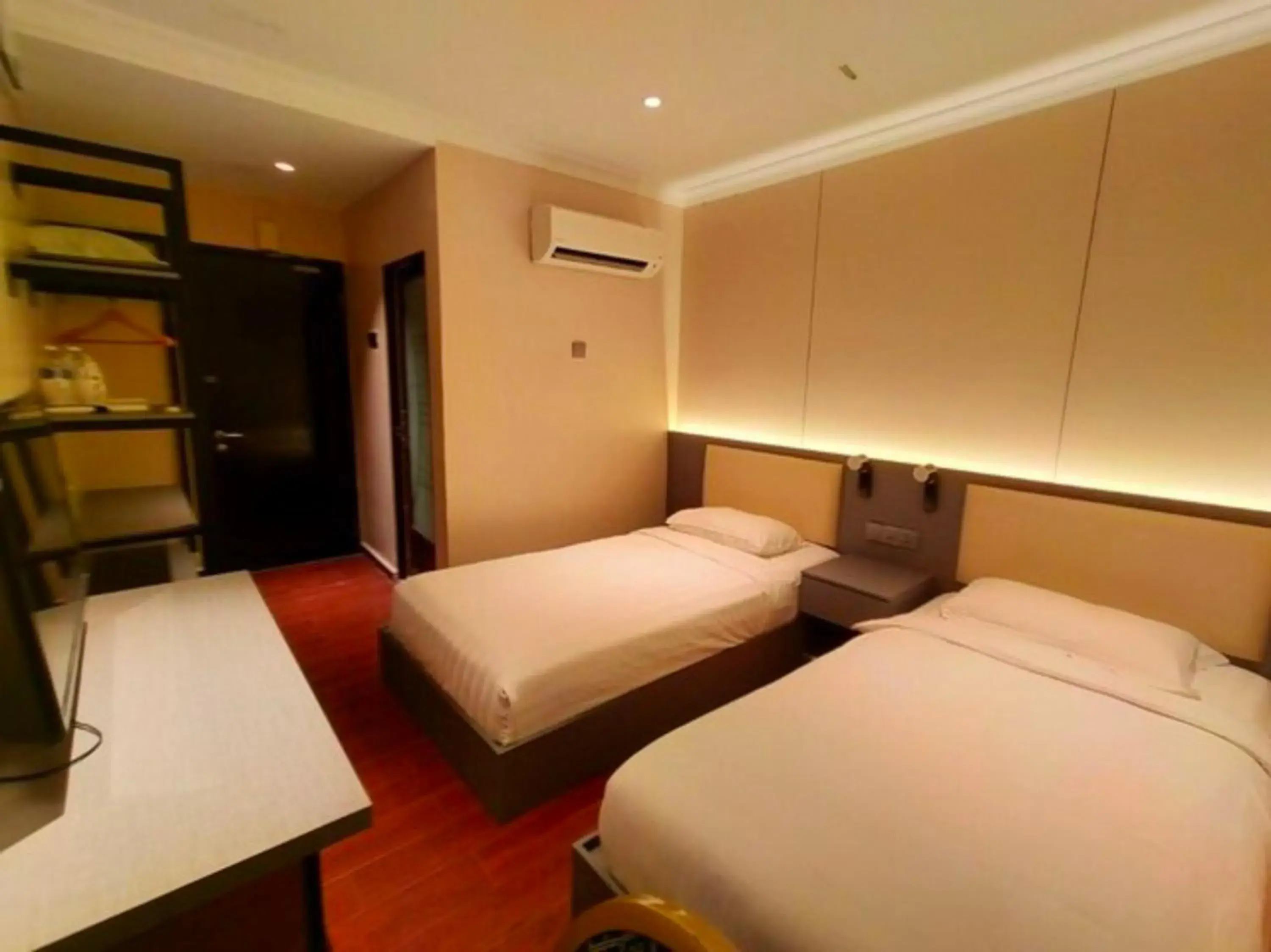 Bedroom, Bed in Hotel O GHC Near Penang Street Art Formerly Queen City Hotel Bedroom, Bed in Hotel O GHC Near Penang Street Art Formerly Queen City Hotel