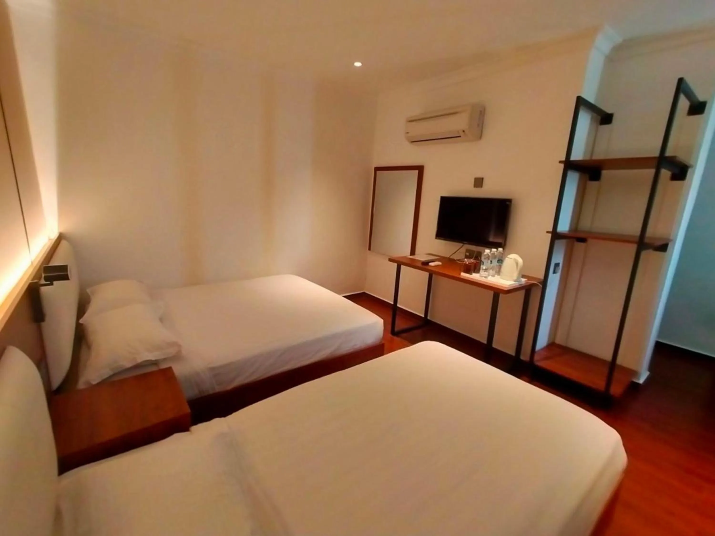 Bedroom, Bed in Hotel O GHC Near Penang Street Art Formerly Queen City Hotel