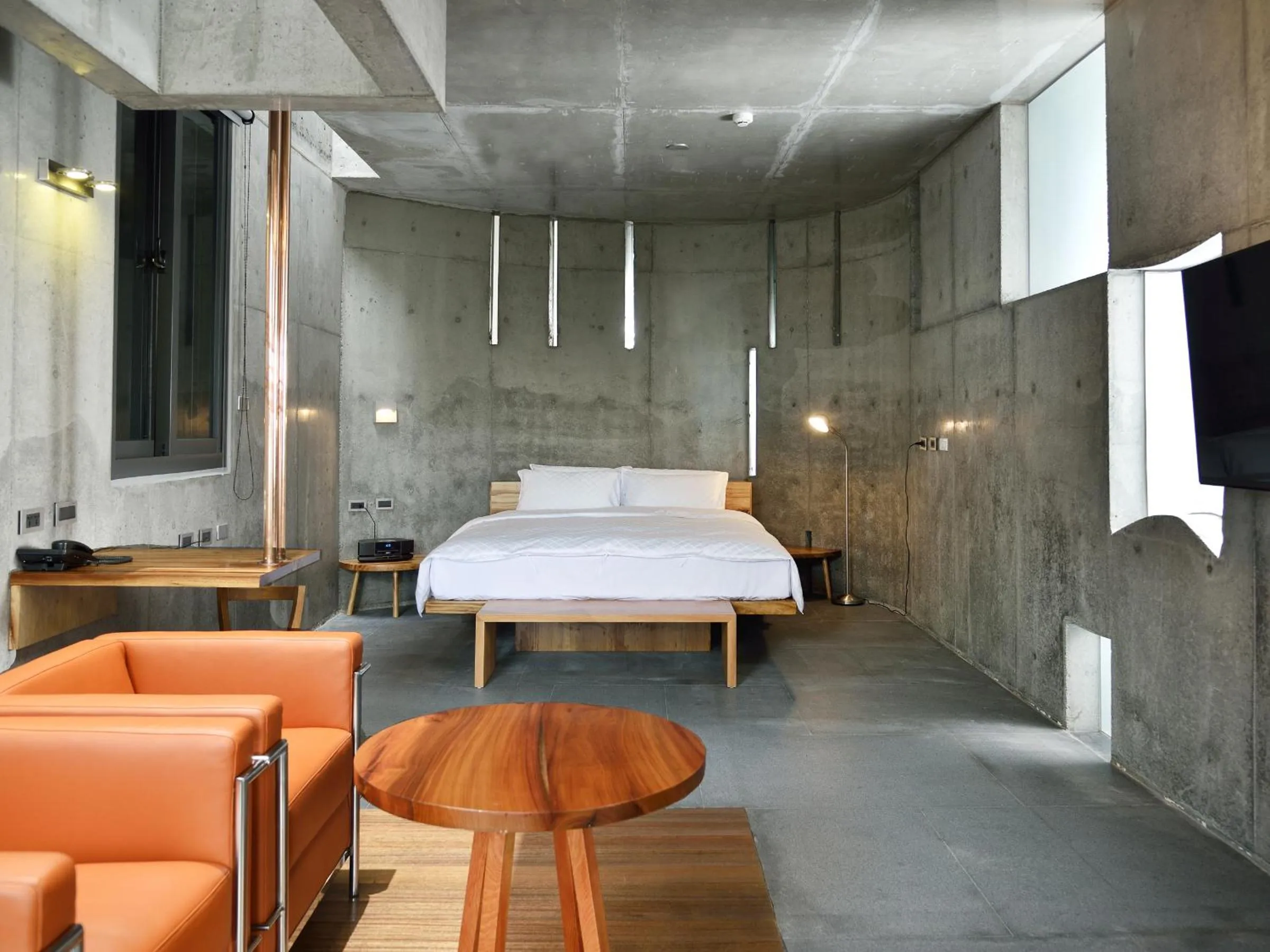 Photo of the whole room, Bed in FaHaus