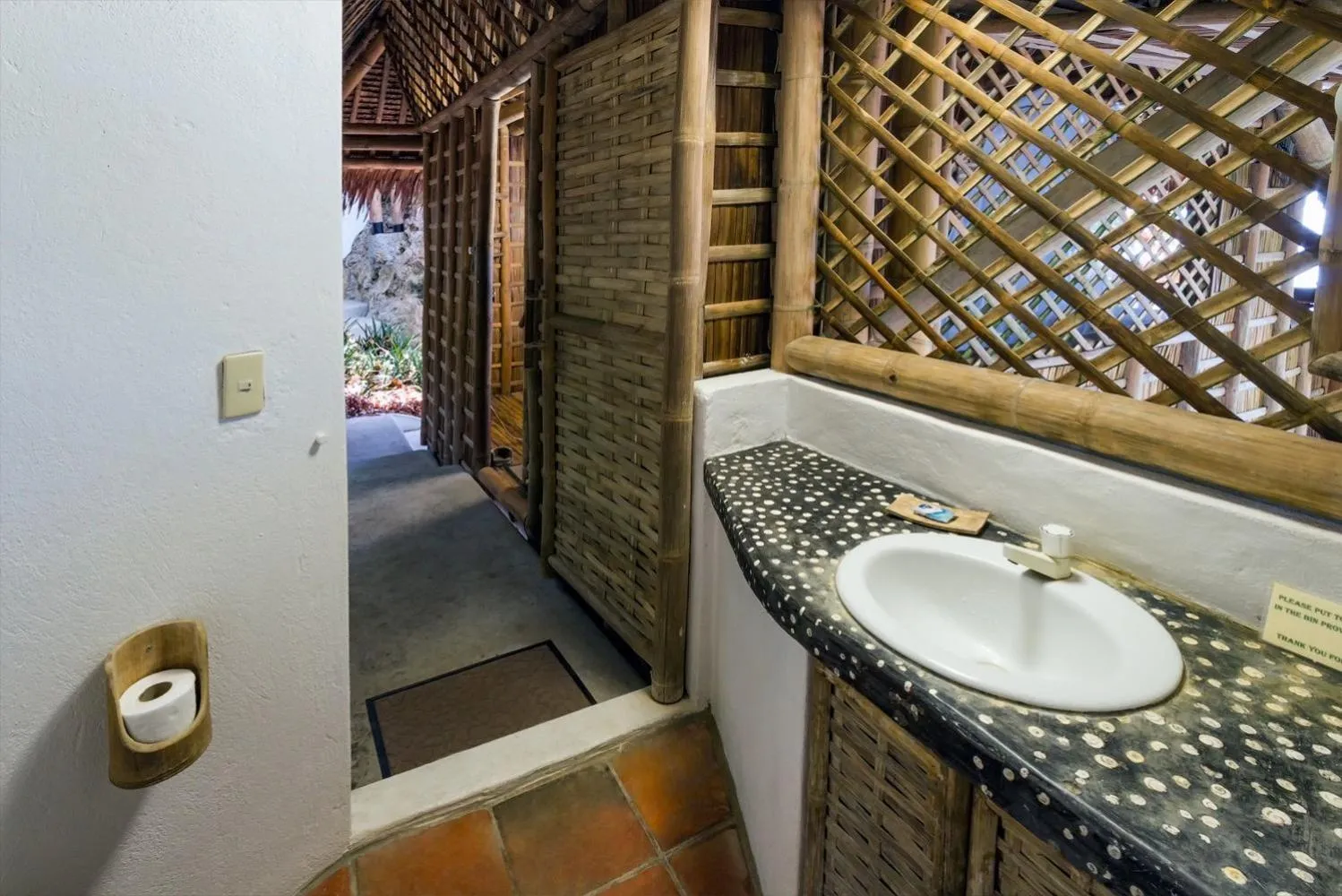 Bathroom in Kookoo's nest eco-lodge