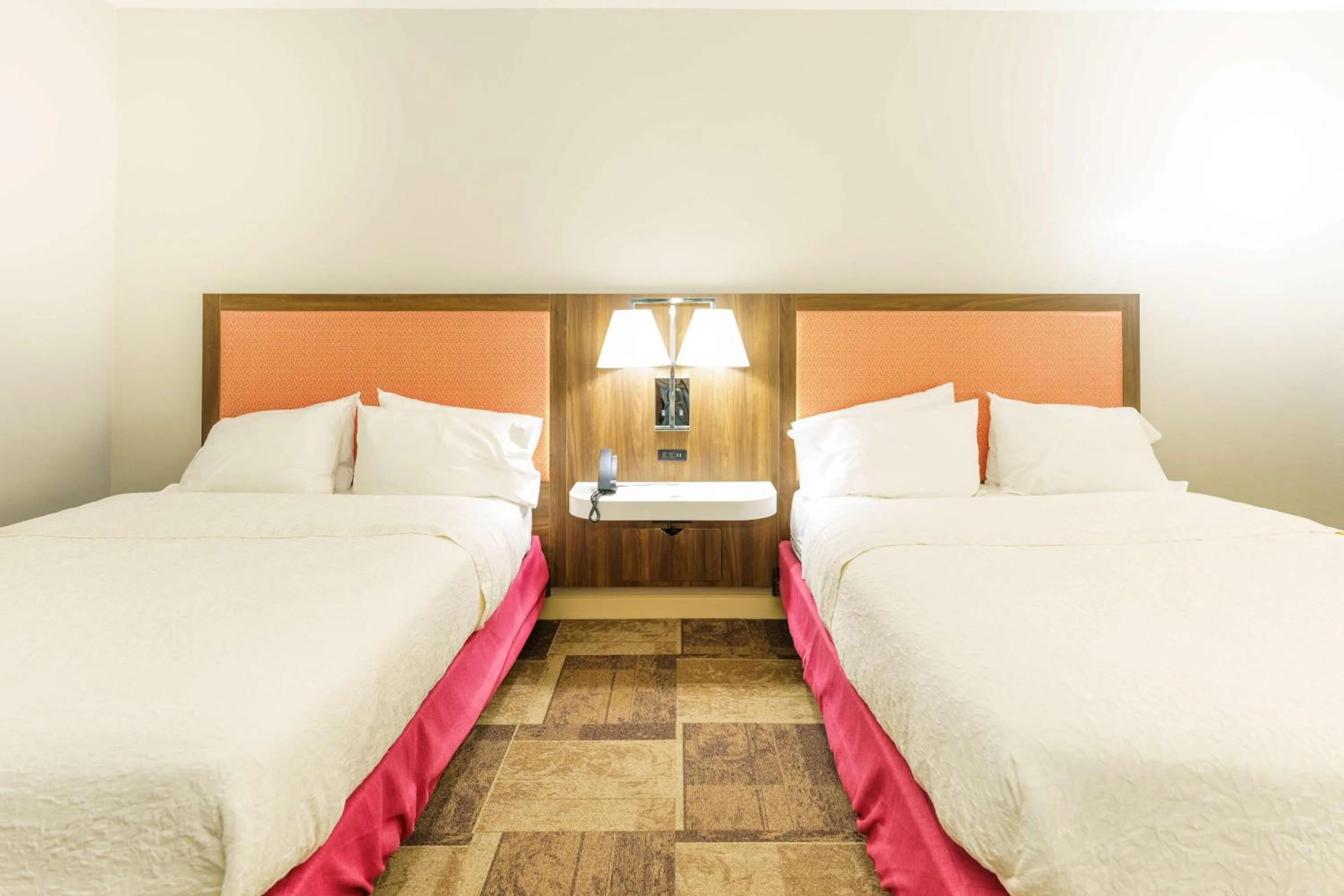 Bed in Hampton Inn Garden City