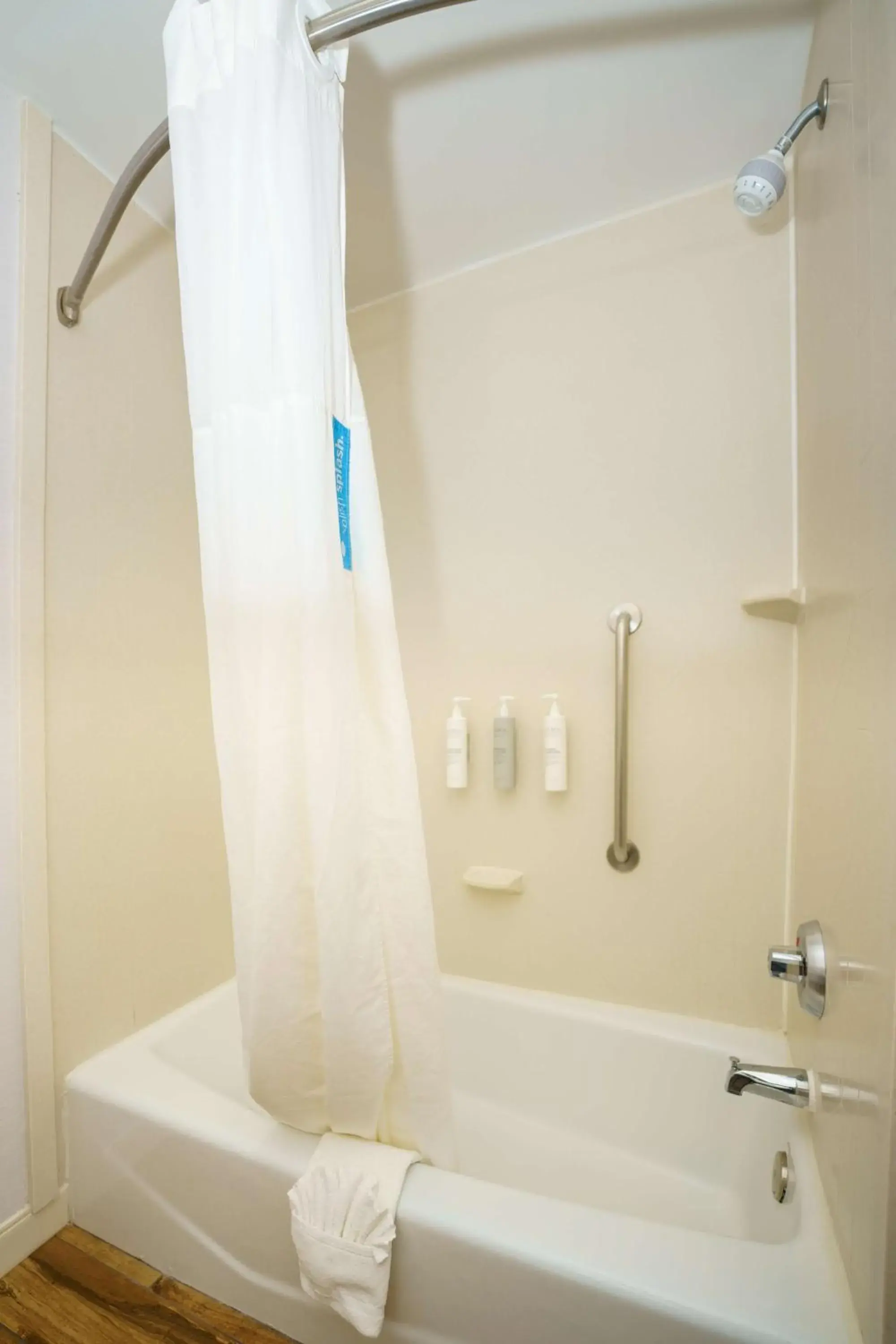 Bathroom in Hampton Inn Garden City Bathroom in Hampton Inn Garden City