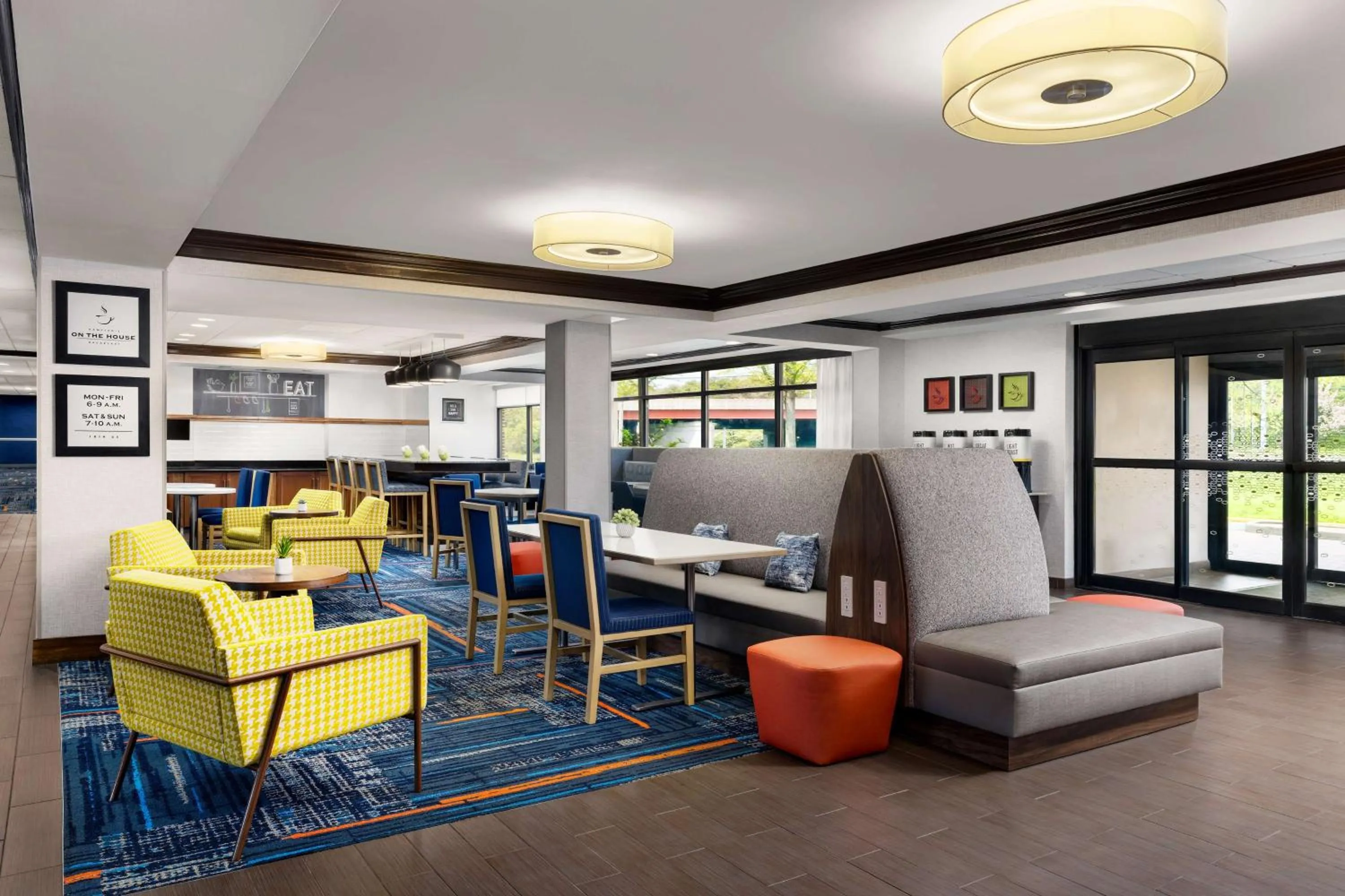 Lobby or reception in Hampton Inn Long Island/Islandia