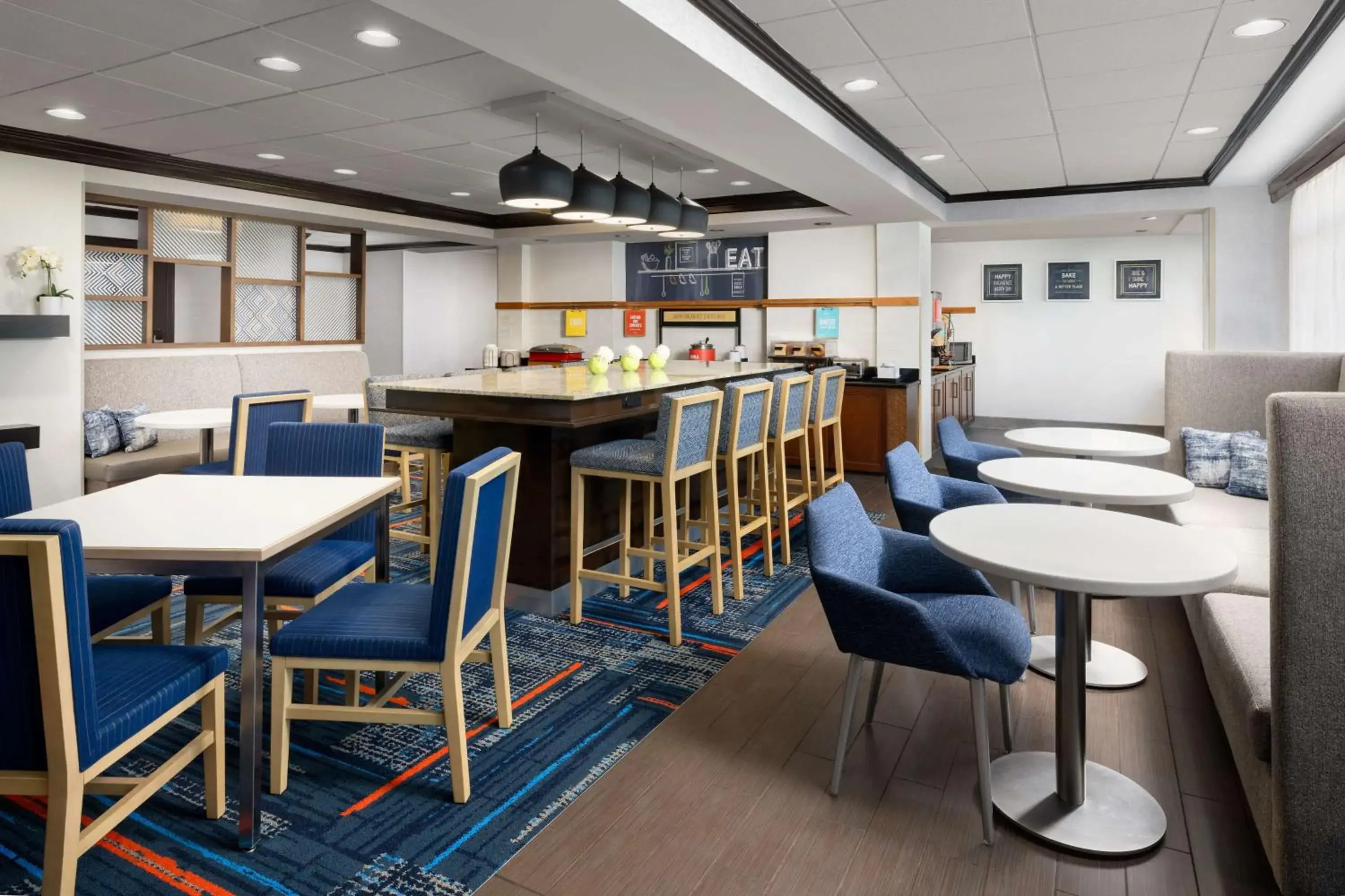 Breakfast in Hampton Inn Long Island/Islandia Breakfast in Hampton Inn Long Island/Islandia