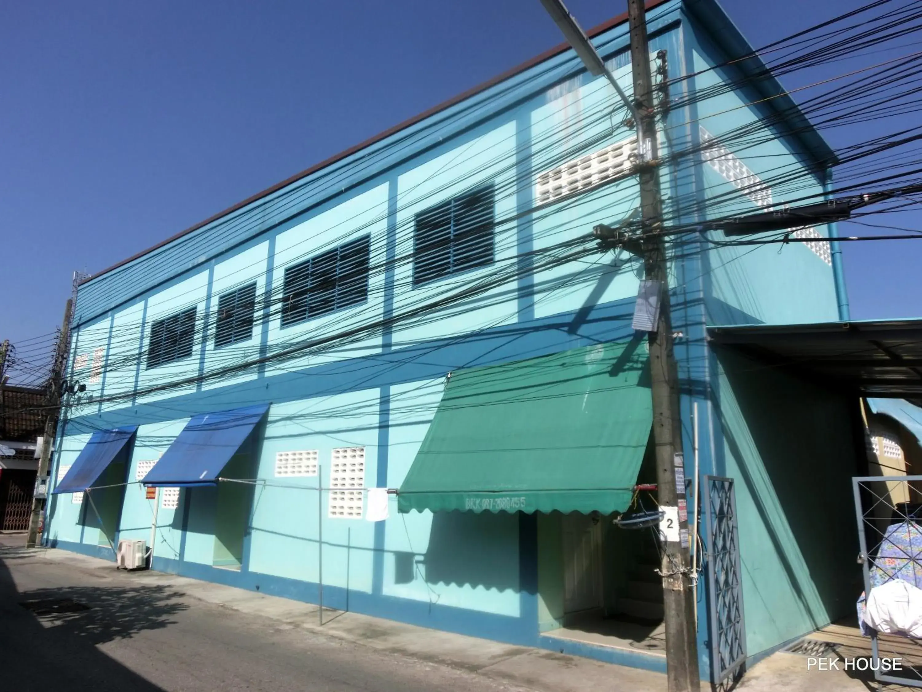 Property building in Pek House Property building in Pek House