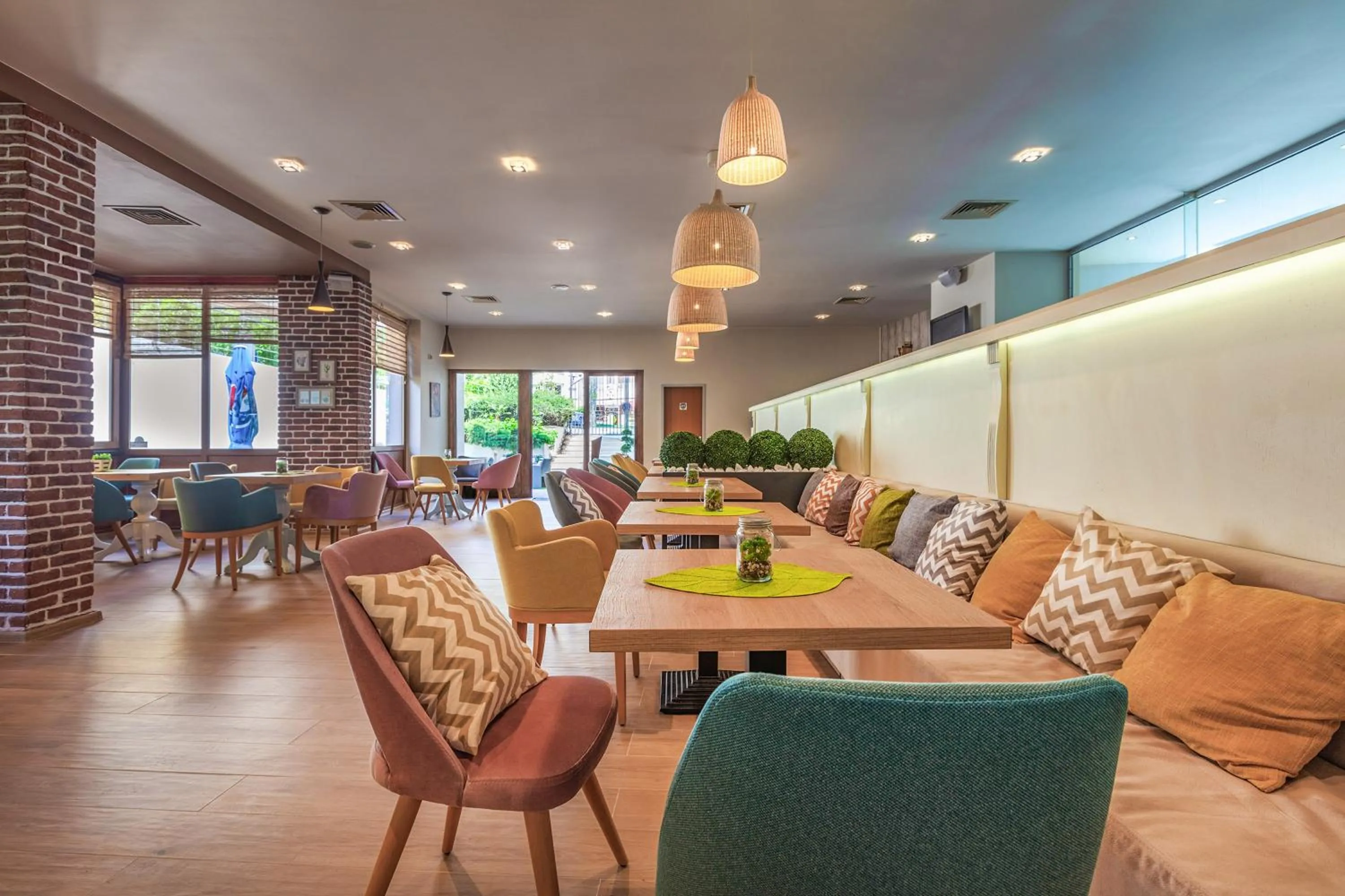 Restaurant/places to eat in Hotel Marina Palace, Affiliated by Meliá