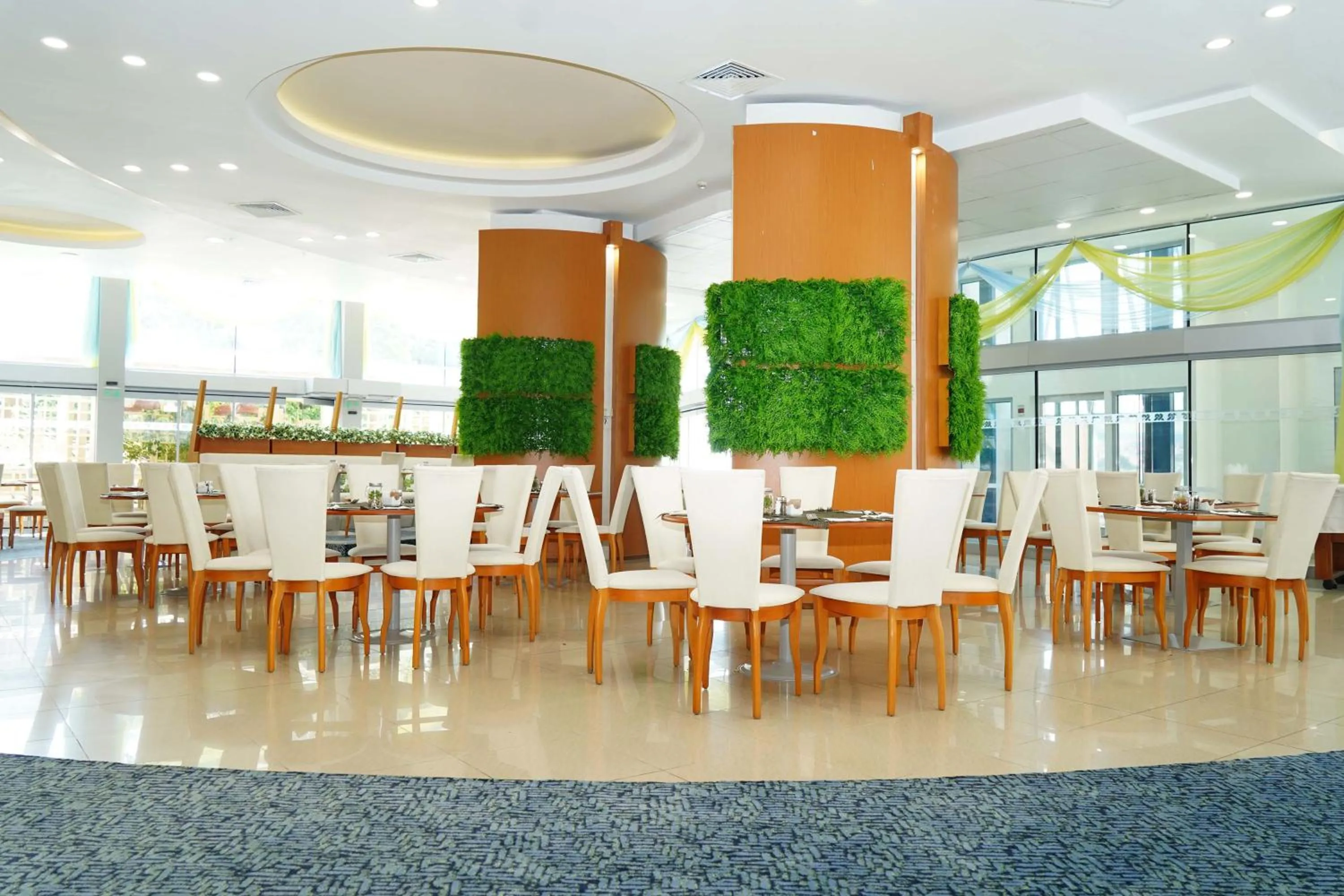 Restaurant/places to eat in Hotel Marina Palace, Affiliated by Meliá