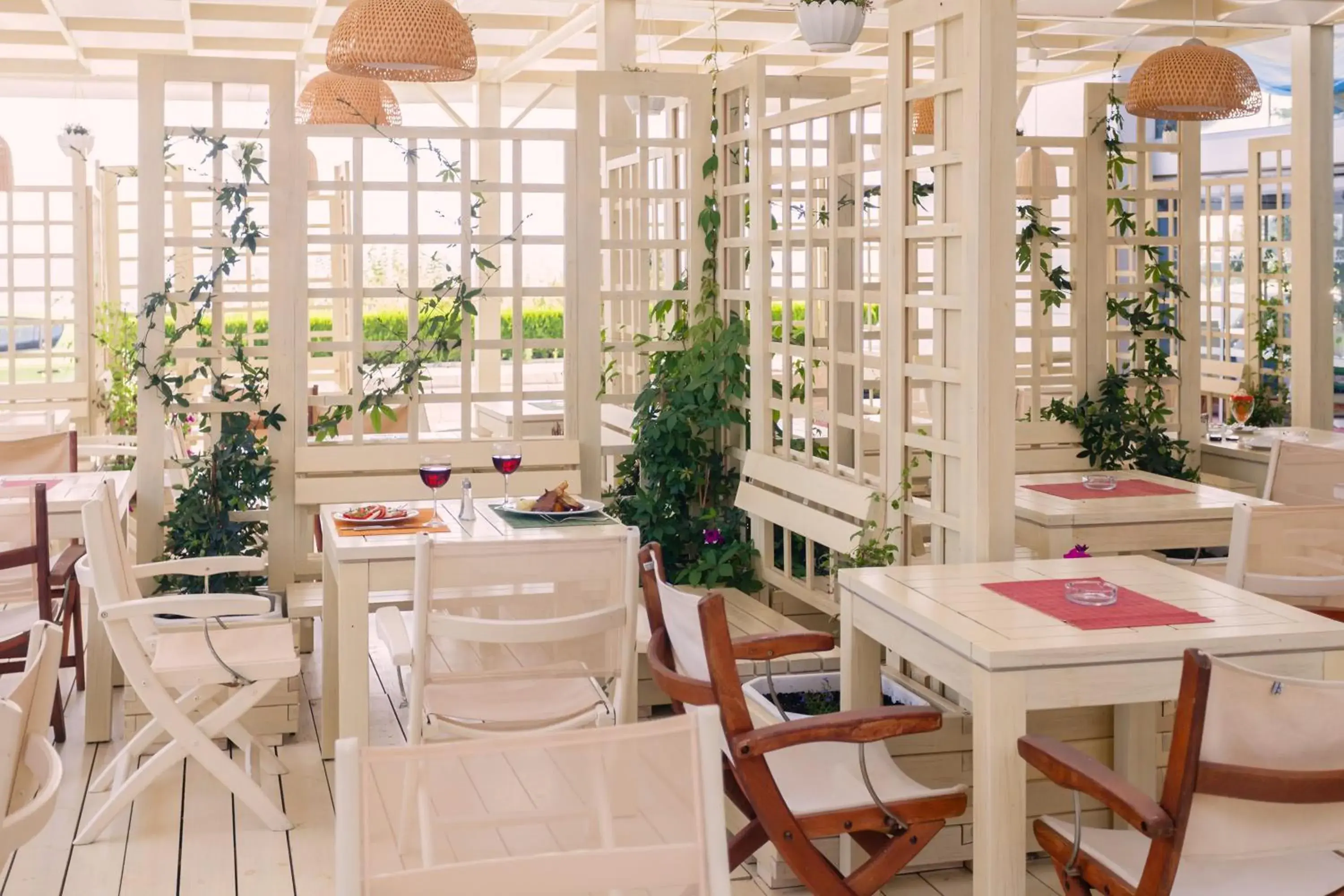 Restaurant/places to eat in Hotel Marina Palace, Affiliated by Meliá Restaurant/places to eat in Hotel Marina Palace, Affiliated by Meliá