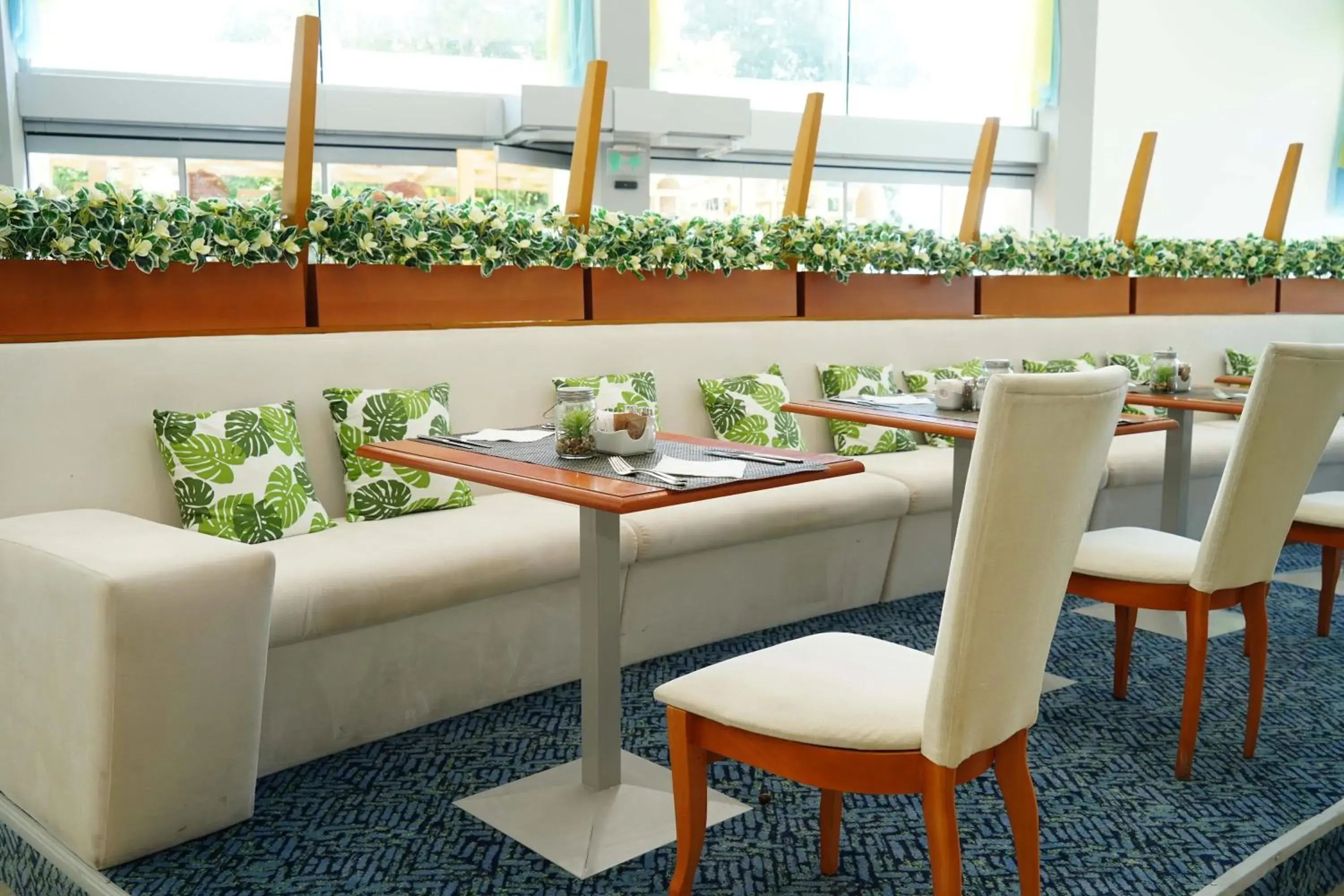 Restaurant/places to eat in Hotel Marina Palace, Affiliated by Meliá Restaurant/places to eat in Hotel Marina Palace, Affiliated by Meliá