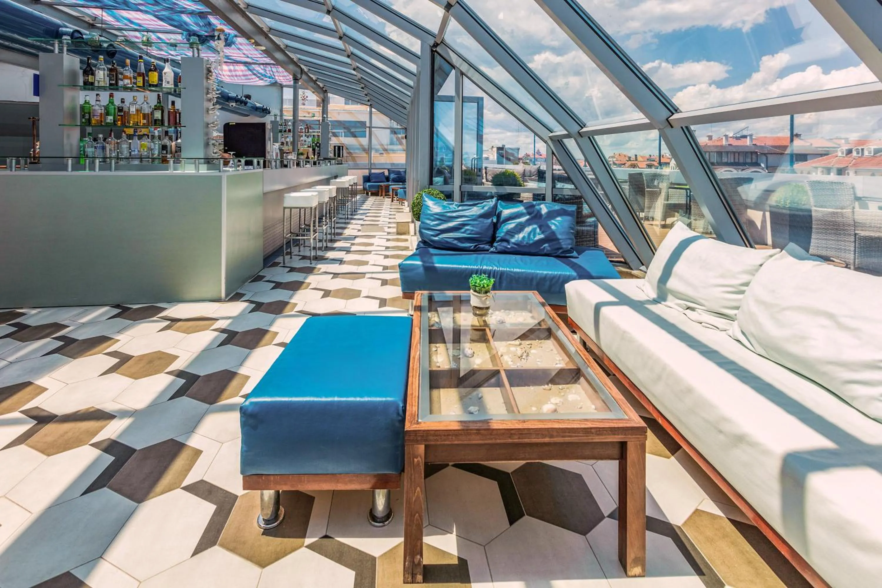 Restaurant/places to eat in Hotel Marina Palace, Affiliated by Meliá