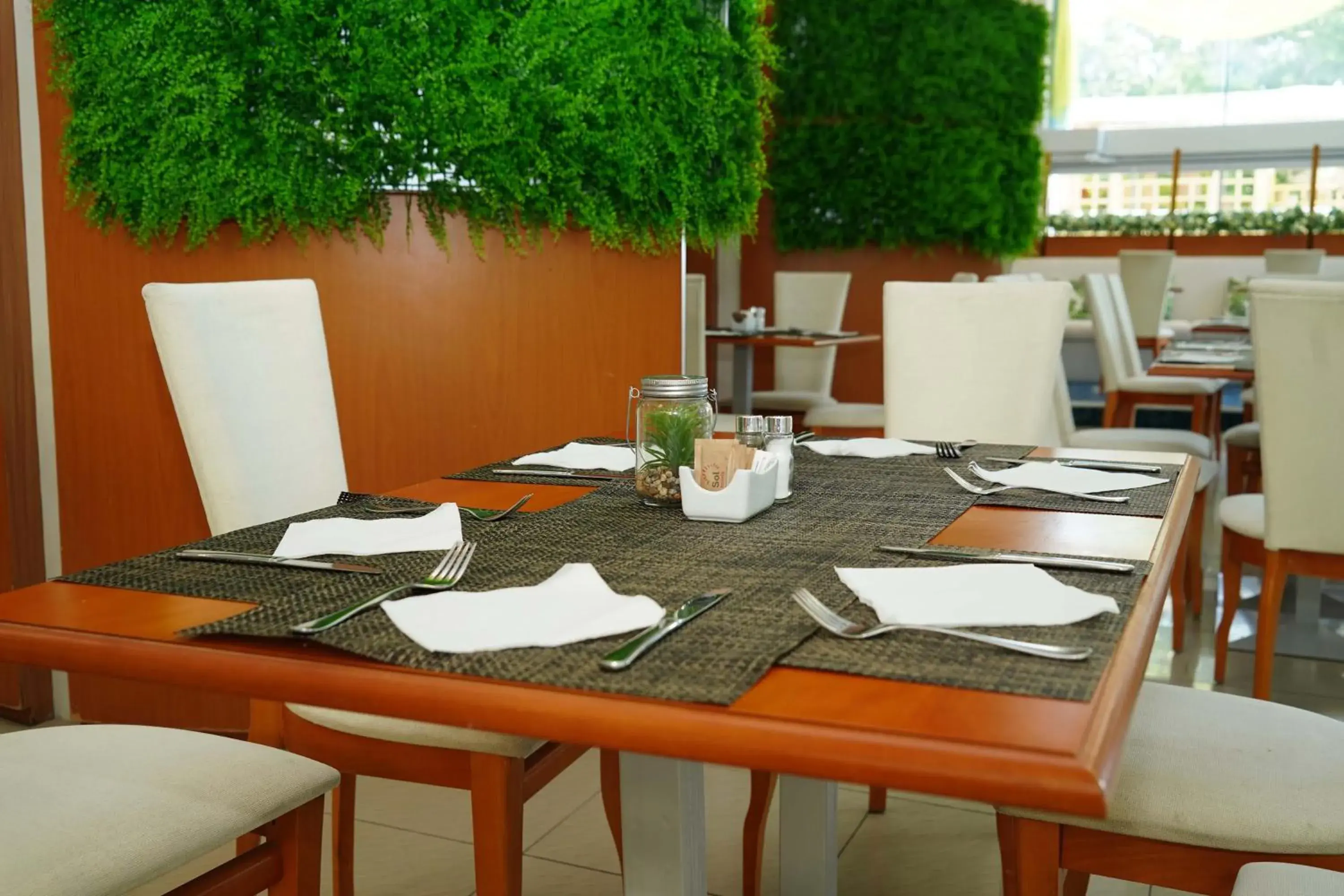 Restaurant/places to eat in Hotel Marina Palace, Affiliated by Meliá Restaurant/places to eat in Hotel Marina Palace, Affiliated by Meliá