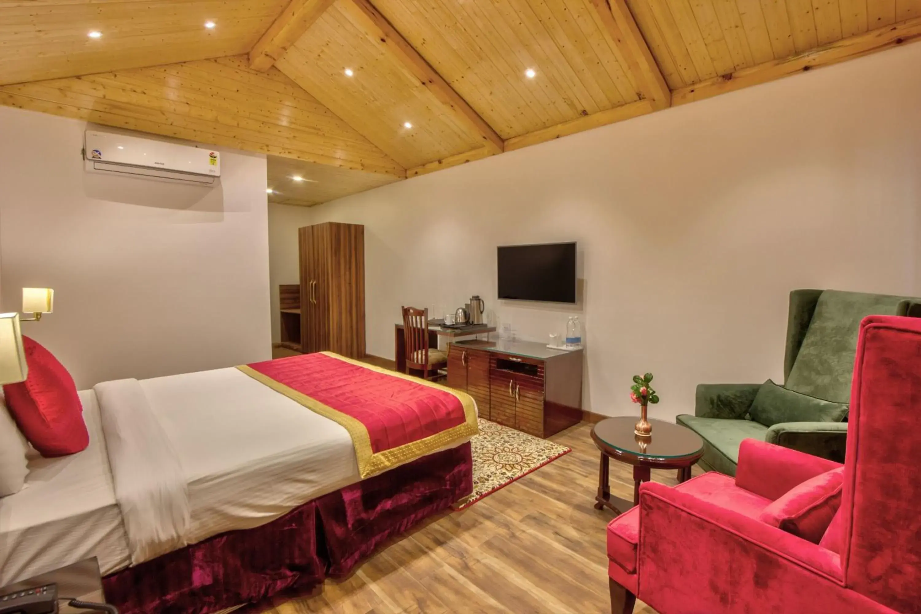 Photo of the whole room, Bed in Span Resort and Spa, Manali Photo of the whole room, Bed in Span Resort and Spa, Manali