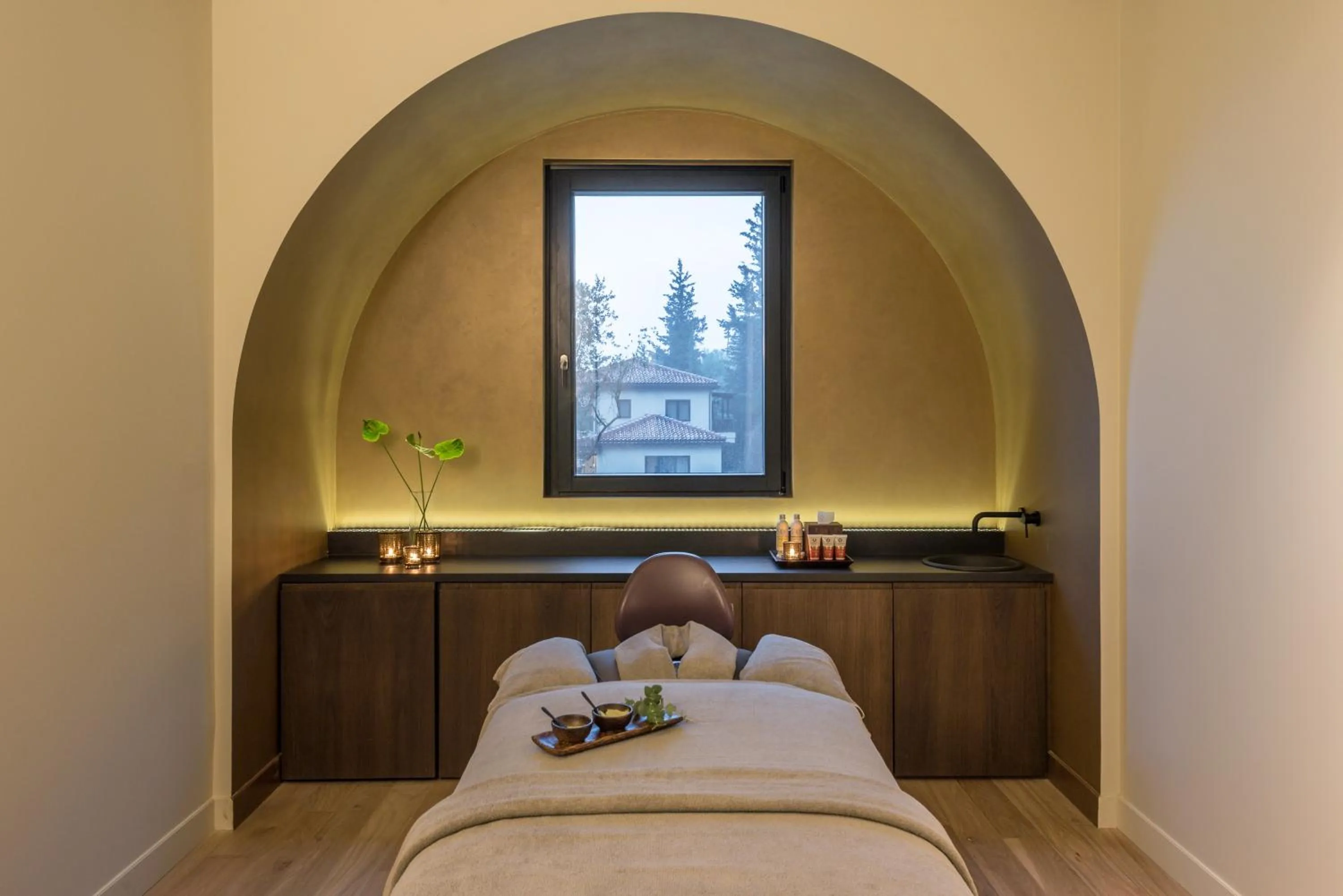 Massage, Bed in Euphoria Retreat - A Holistic Wellbeing Destination Spa