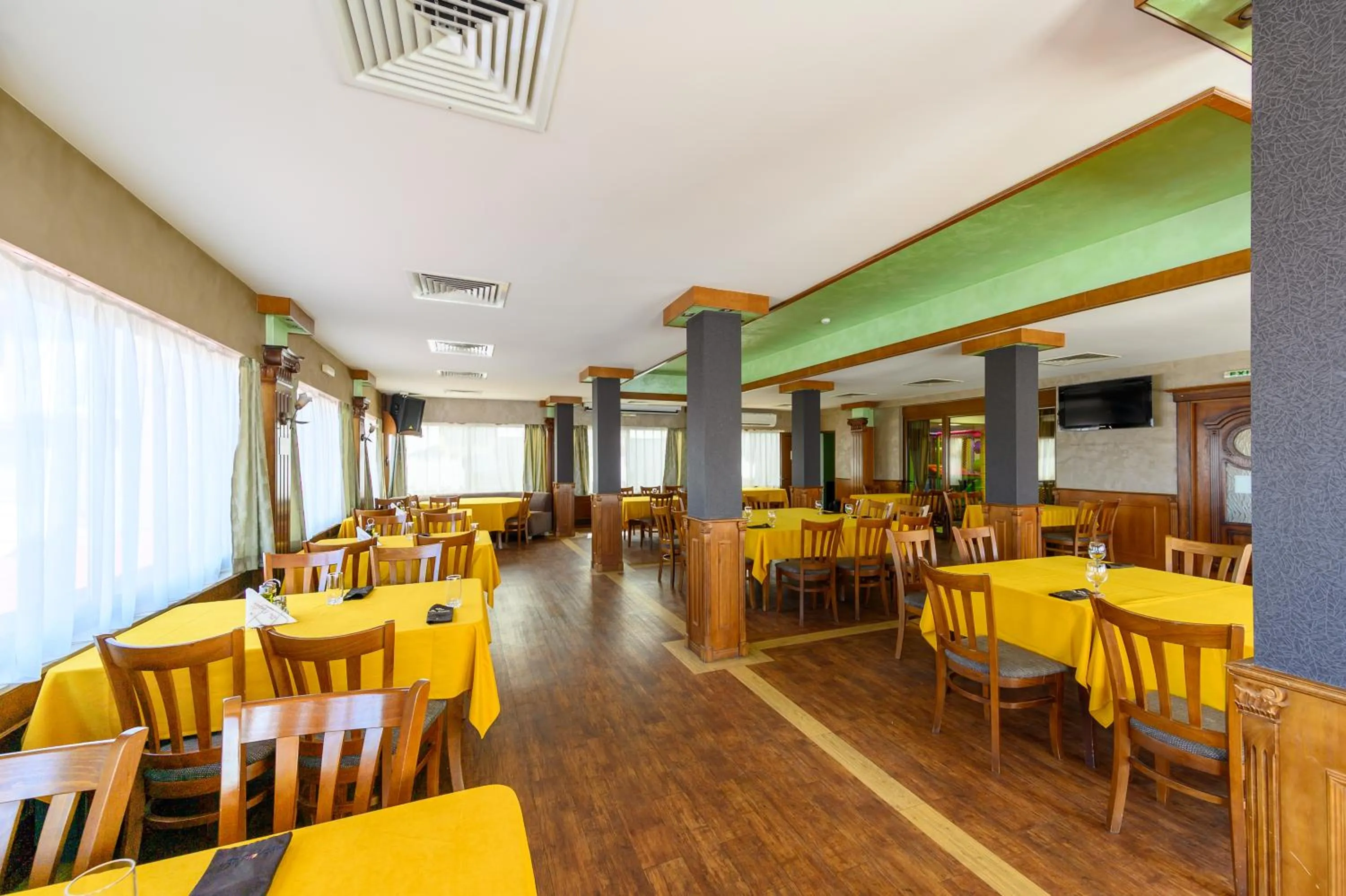 Restaurant/places to eat in Spa Hotel Ezeretz Blagoevgrad