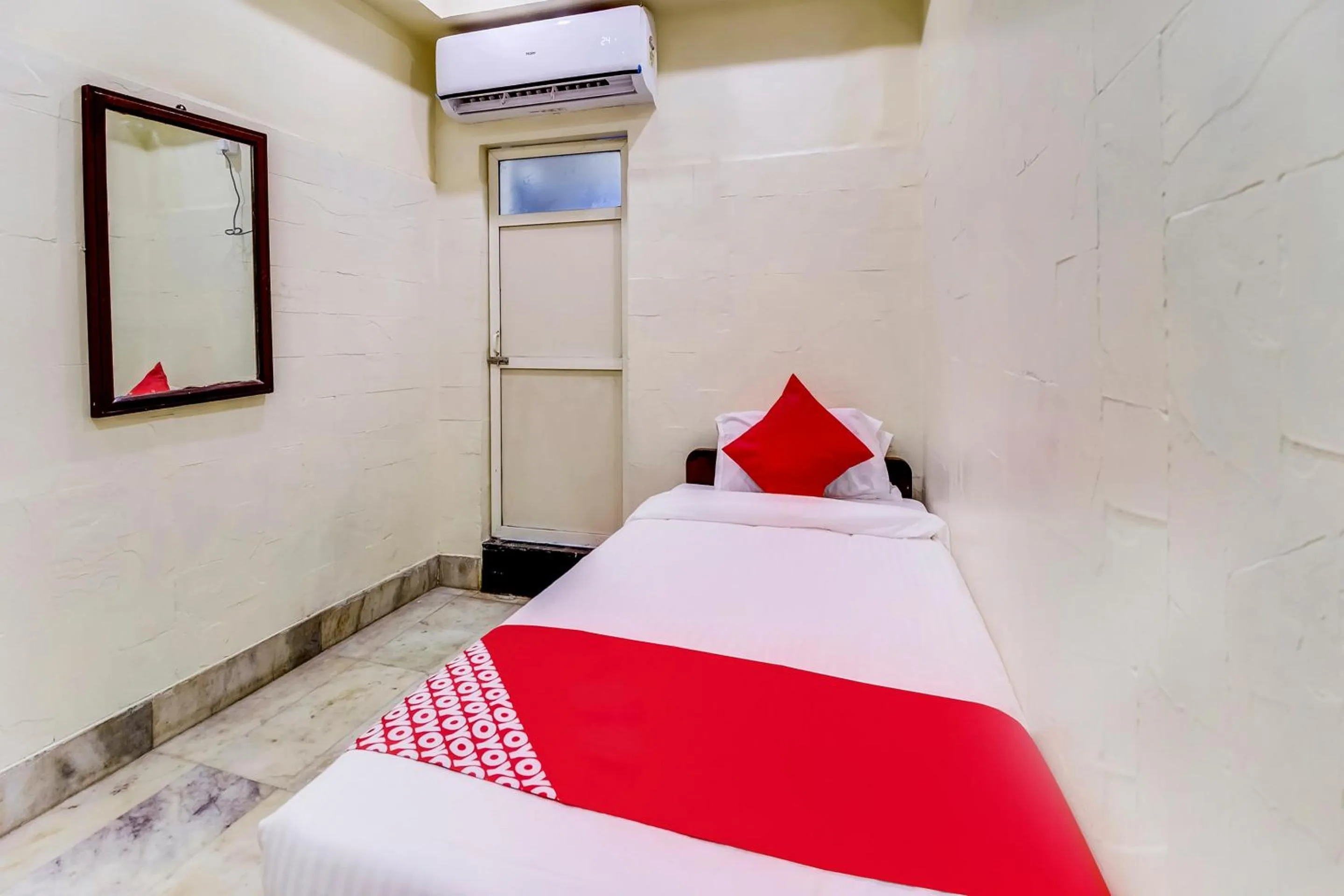 Bedroom, Bed in Super Hotel O Dreamland