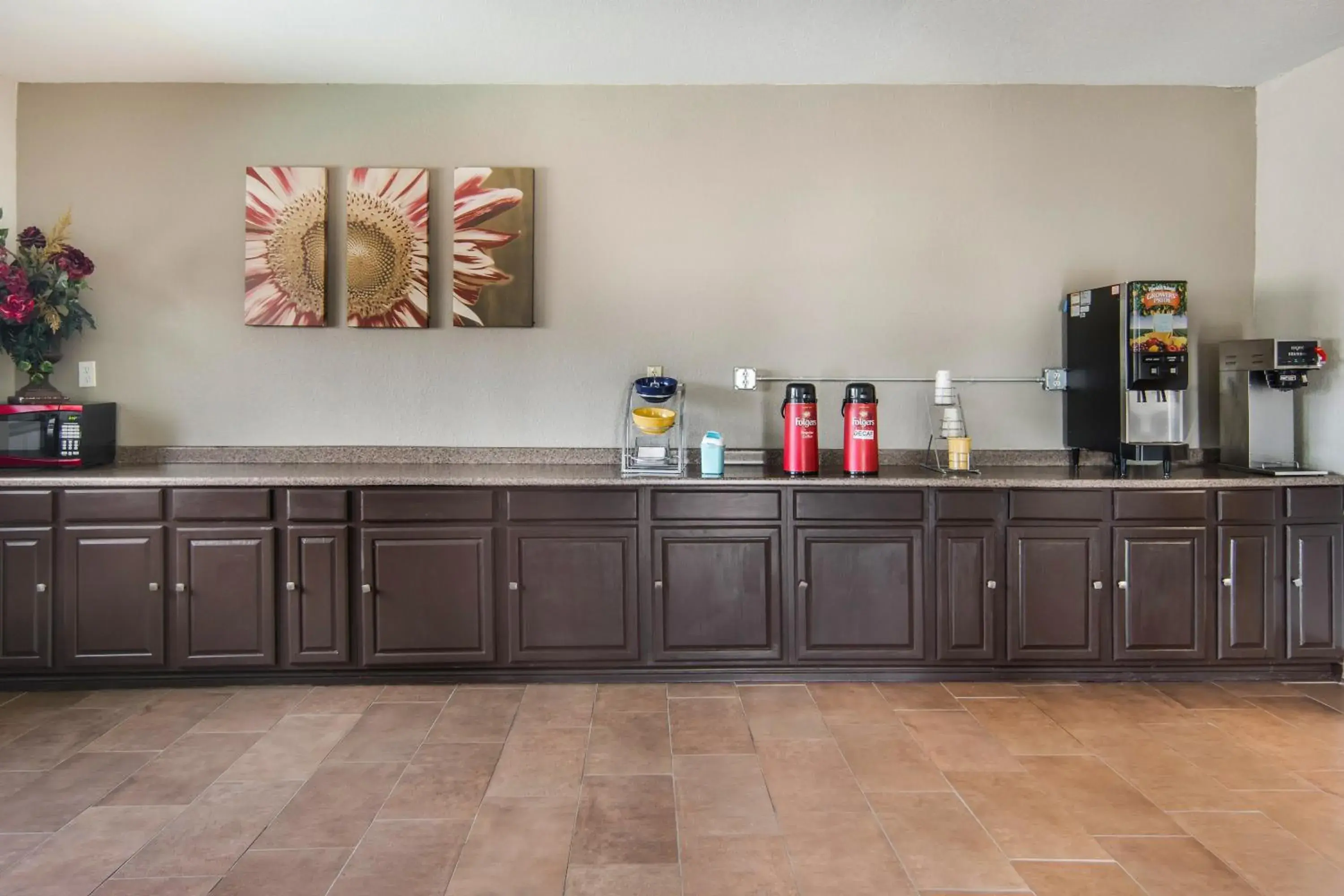 Other, Kitchen/Kitchenette in Red Roof Inn Fort Worth - Saginaw