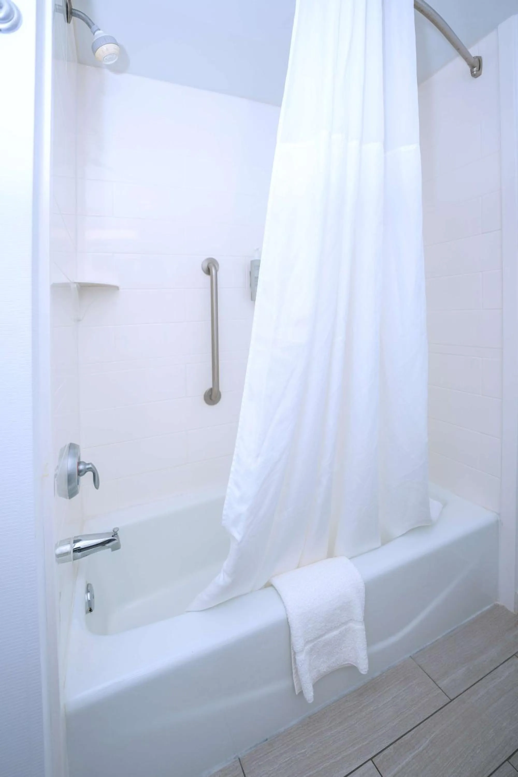 Bathroom in Hampton Inn Hays-North of I-70