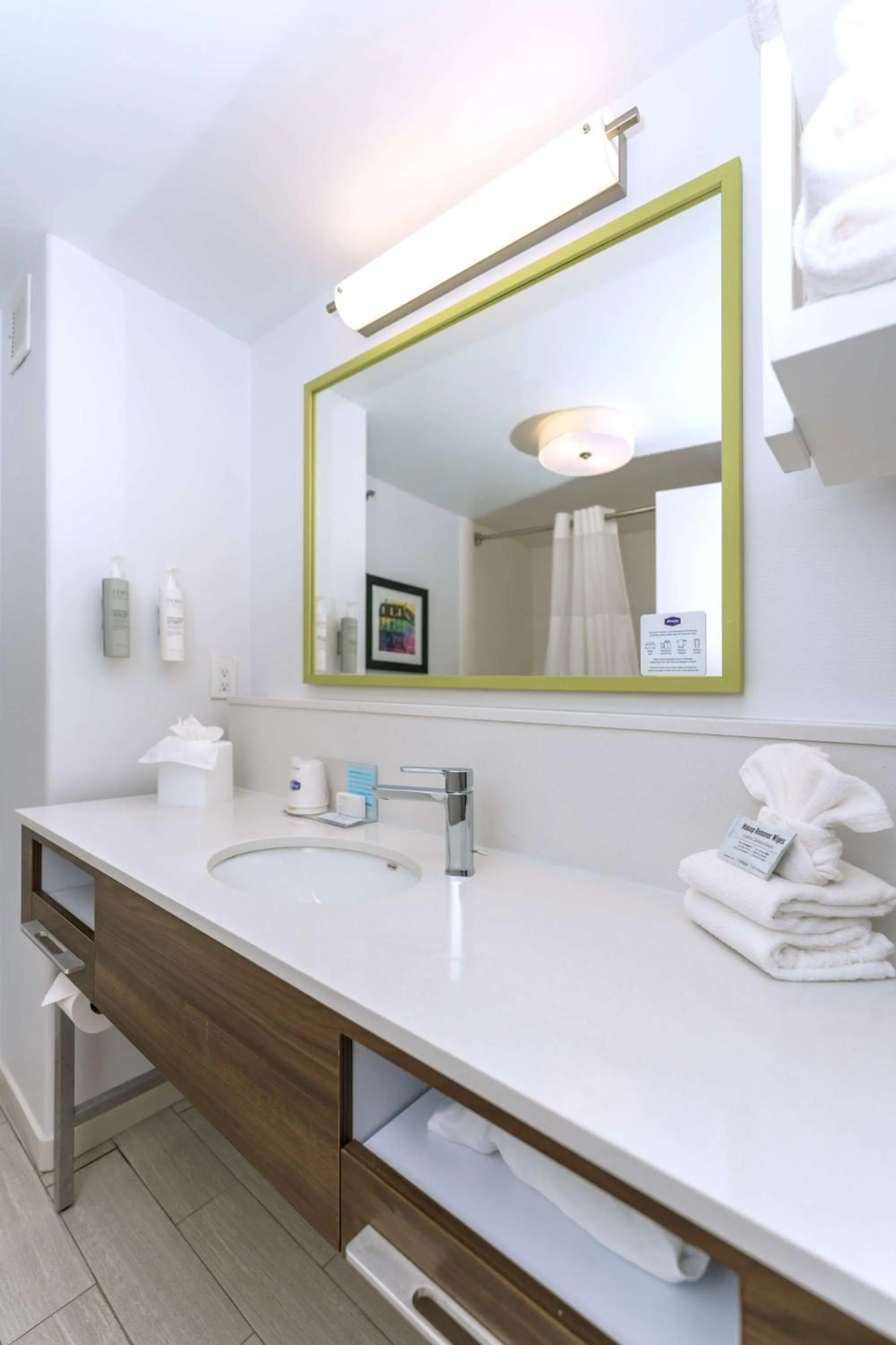 Bathroom in Hampton Inn Hays-North of I-70