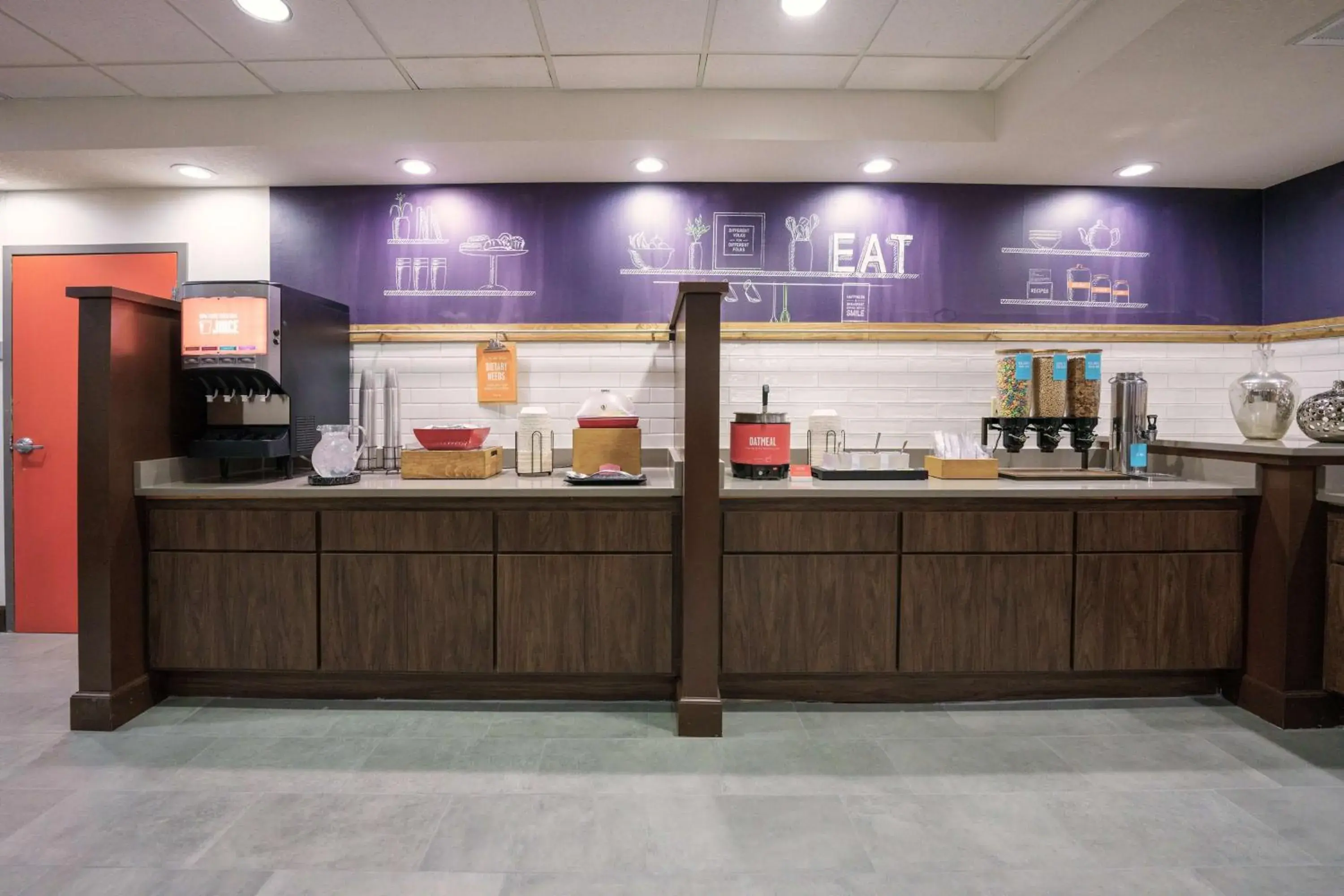 Breakfast in Hampton Inn Hays-North of I-70 Breakfast in Hampton Inn Hays-North of I-70