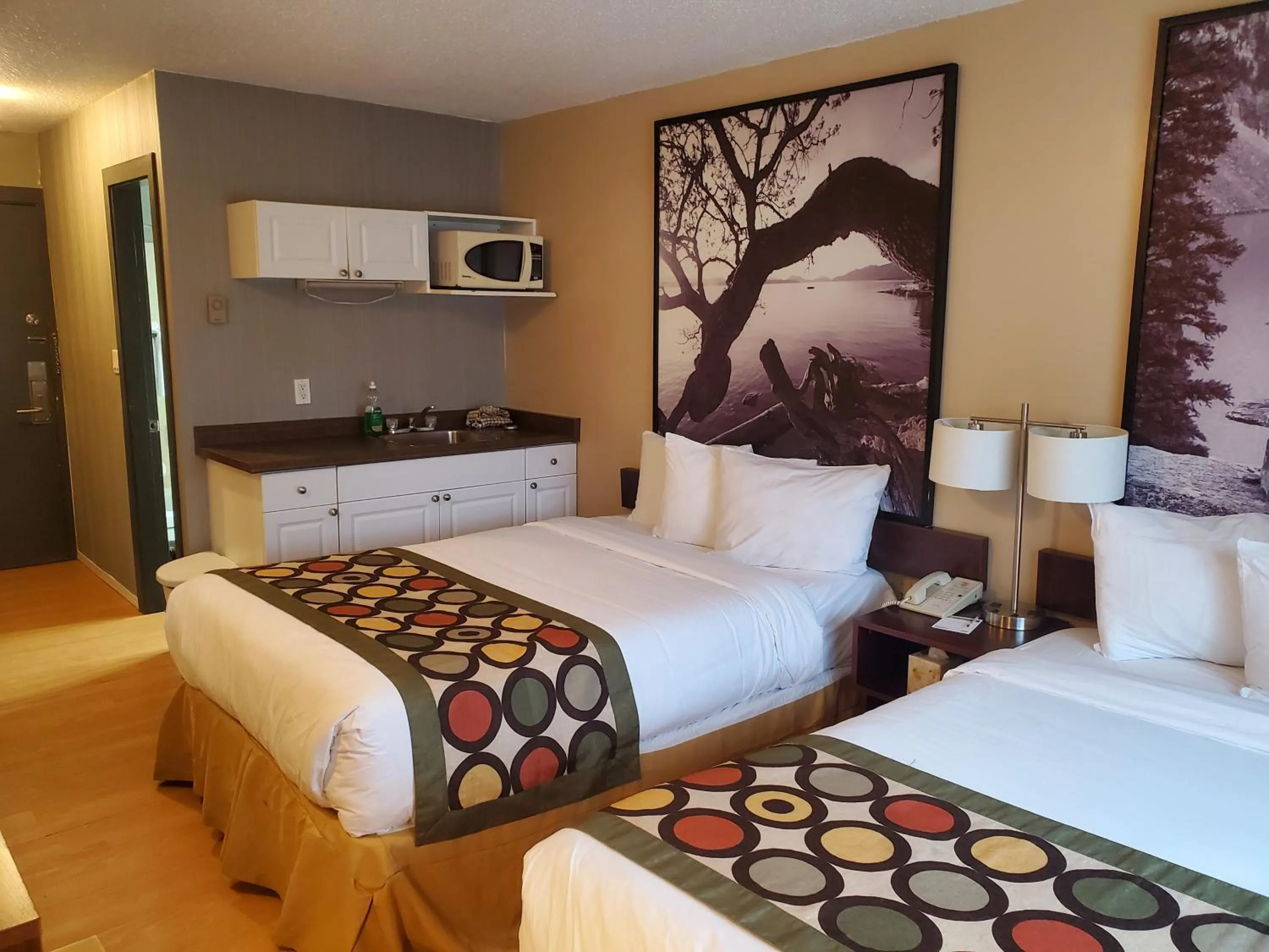 Bedroom, Bed in Super 8 by Wyndham Duncan