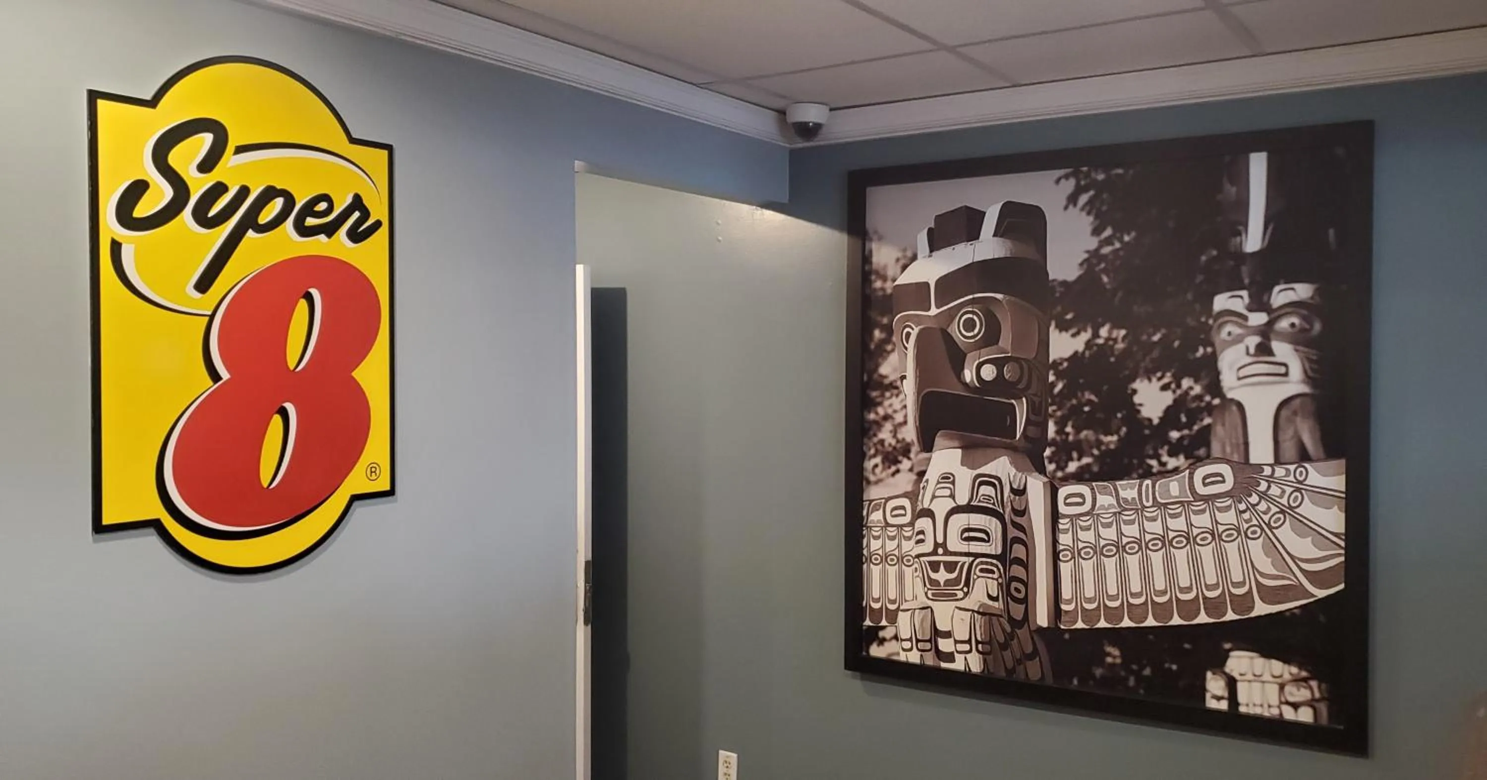 Lobby or reception in Super 8 by Wyndham Duncan