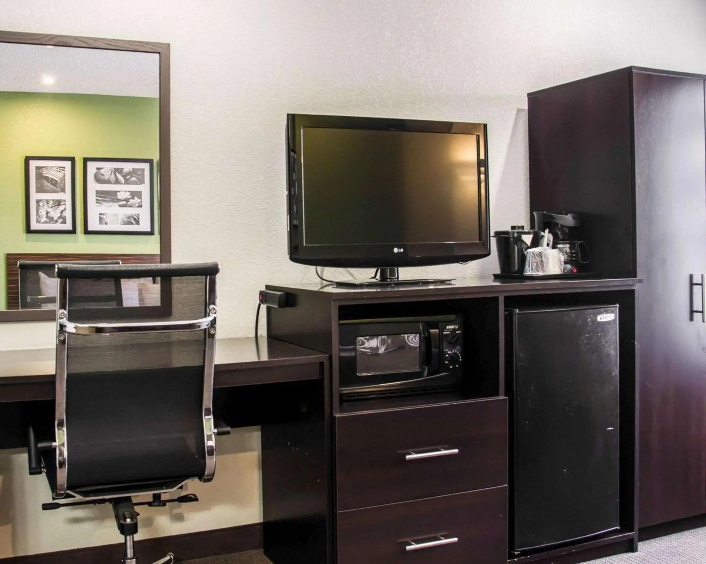 Photo of the whole room in Sleep Inn Concord - Kannapolis Photo of the whole room in Sleep Inn Concord - Kannapolis