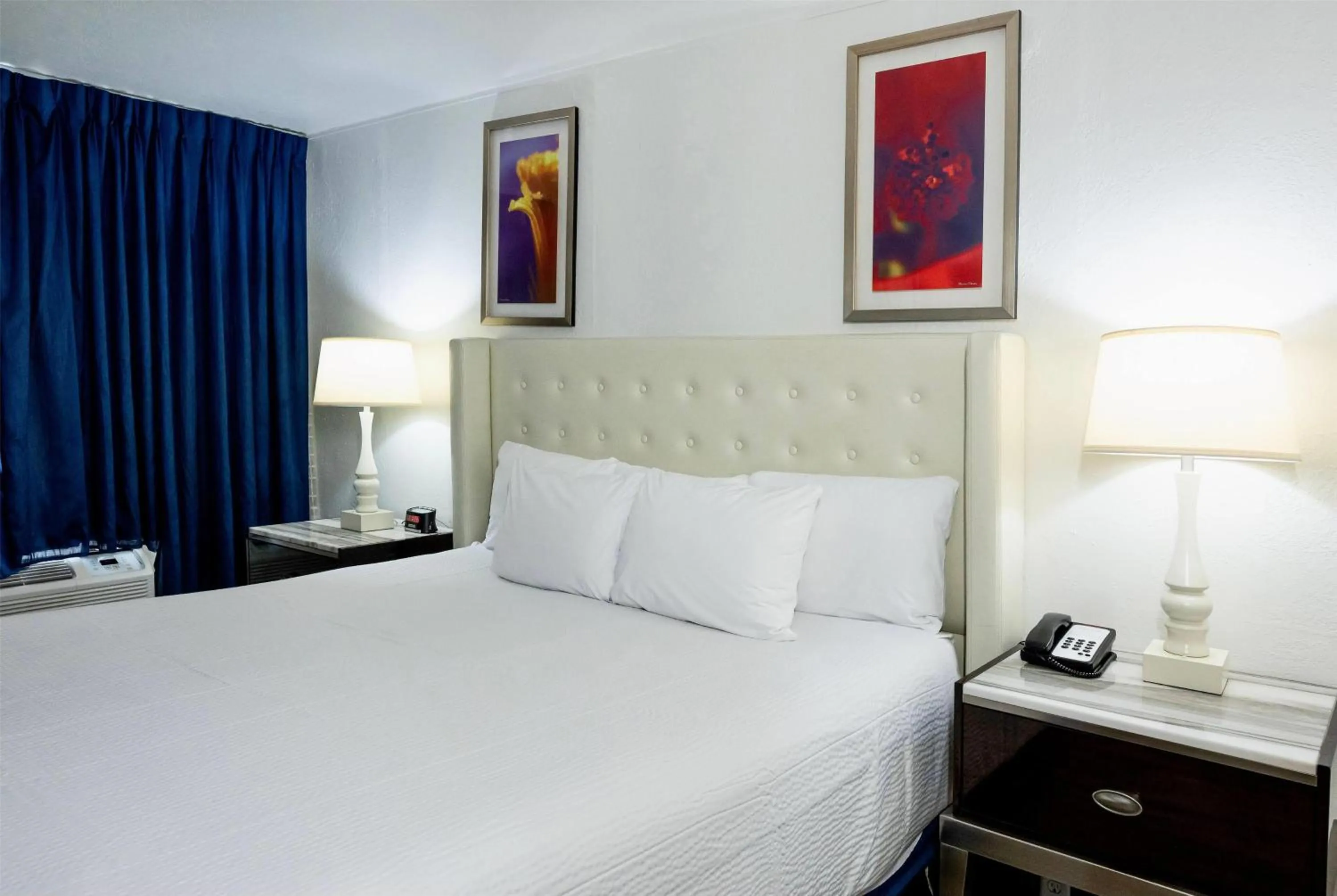 Photo of the whole room, Bed in Ramada by Wyndham Yuma