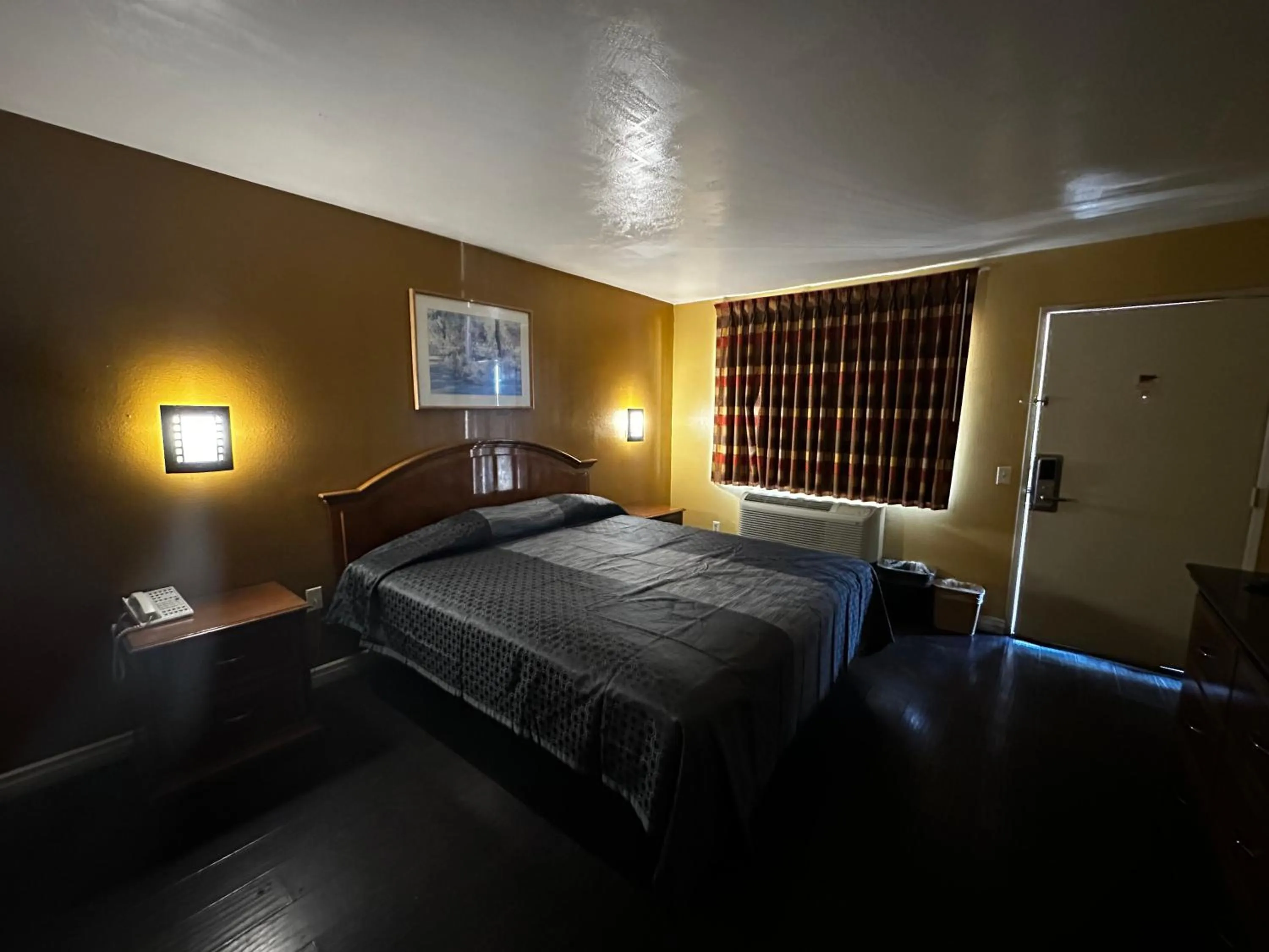 Bedroom, Bed in Sunpark Inn & Suites