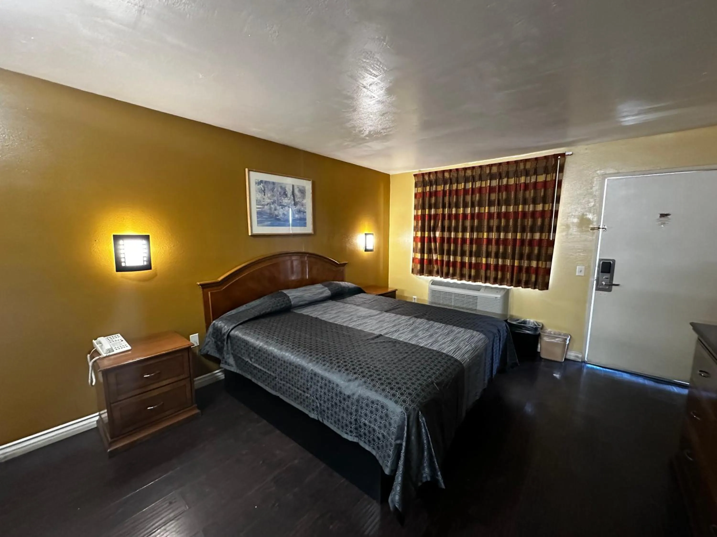 Bedroom, Bed in Sunpark Inn & Suites