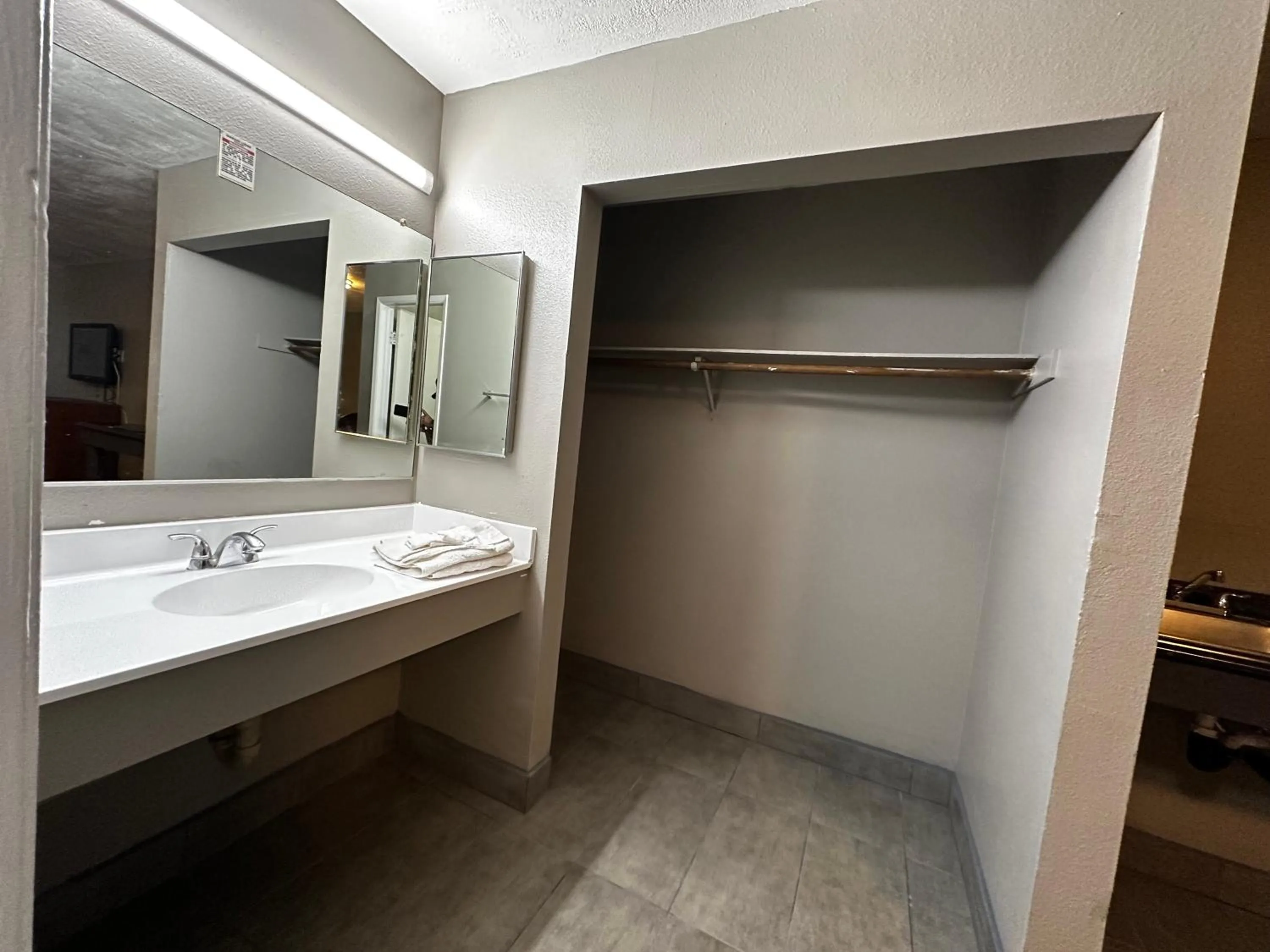Bathroom in Sunpark Inn & Suites