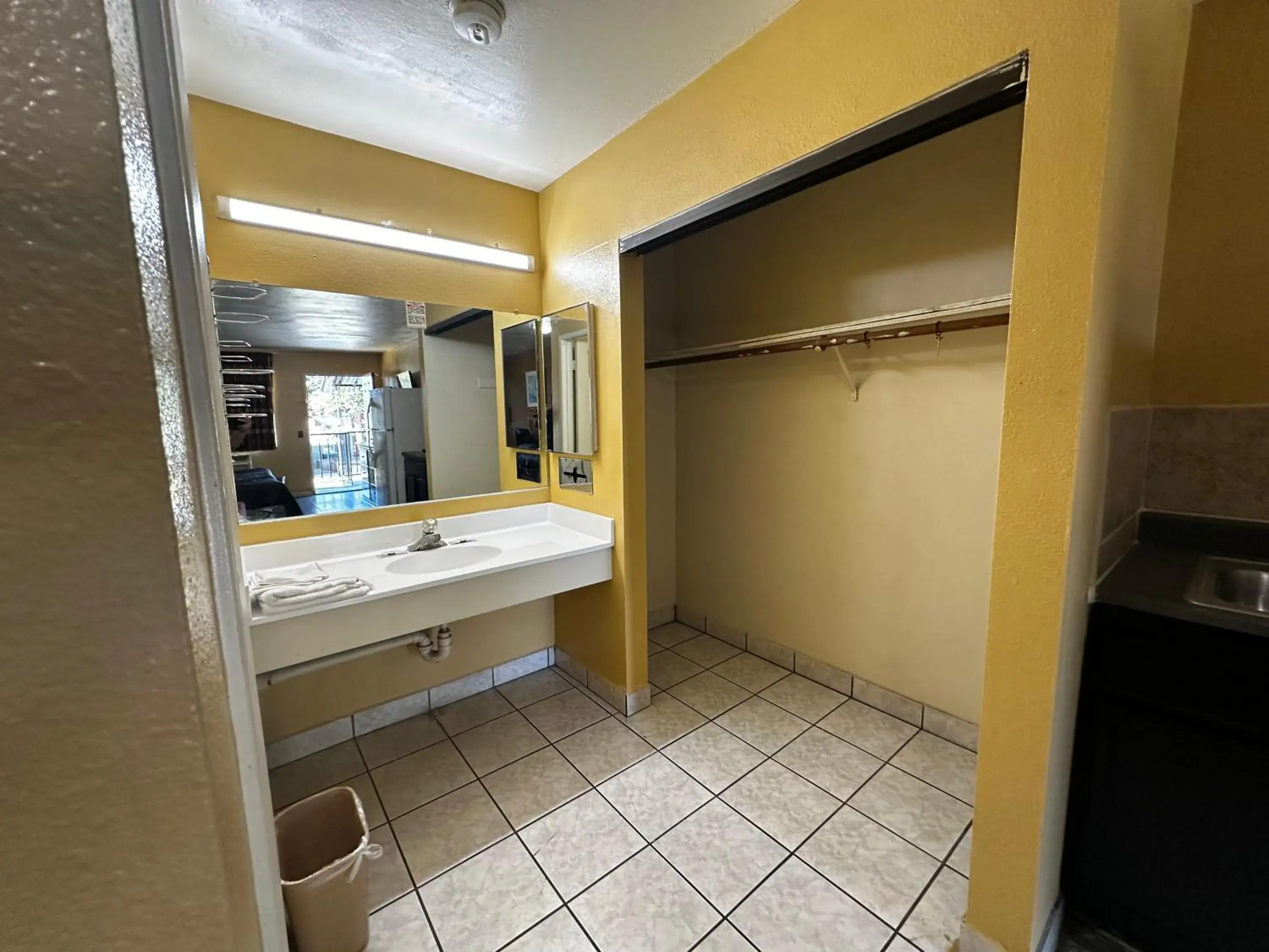 King Kitchenette in Sunpark Inn & Suites King Kitchenette in Sunpark Inn & Suites