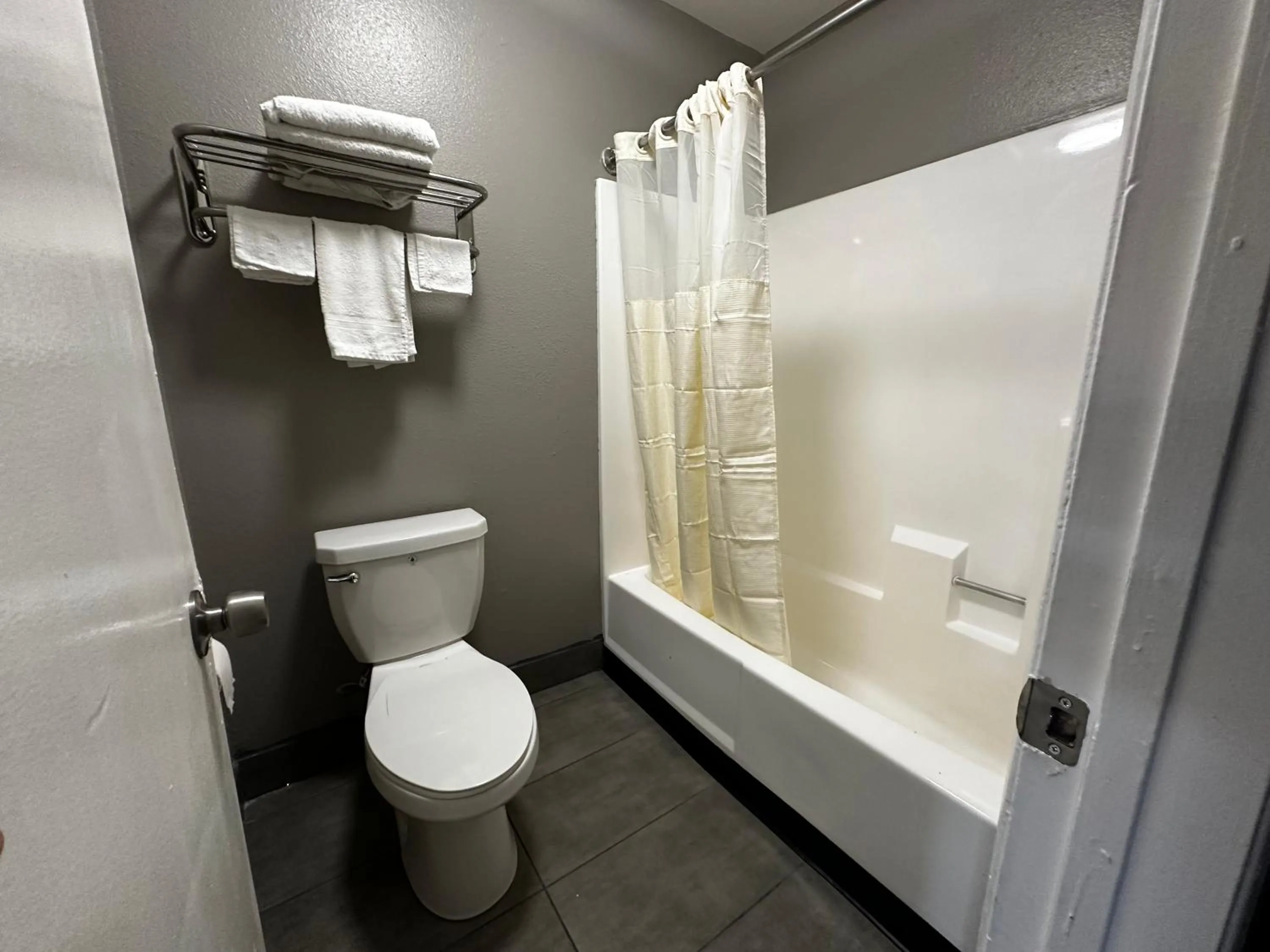 Shower in Sunpark Inn & Suites