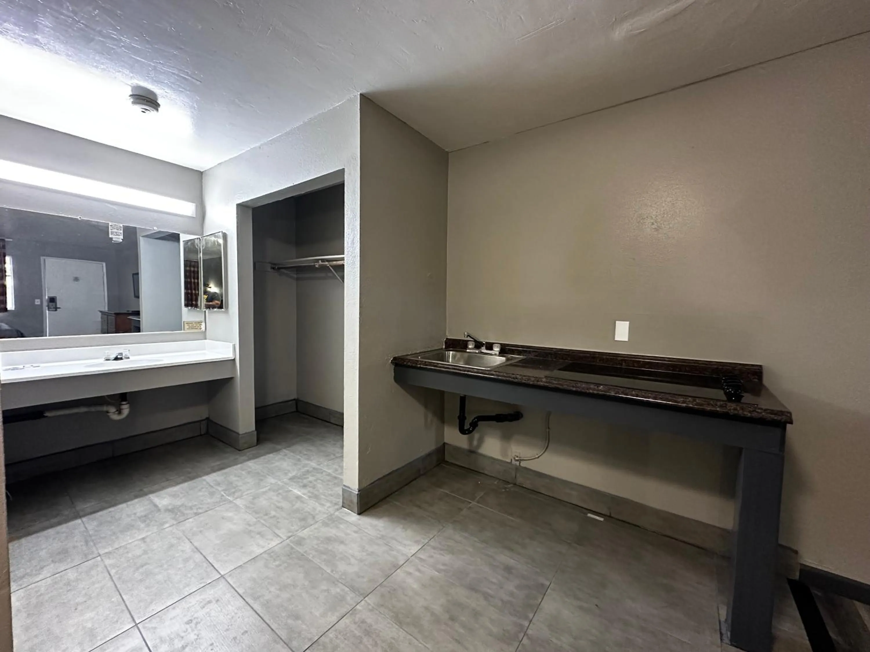 Kitchen or kitchenette in Sunpark Inn & Suites