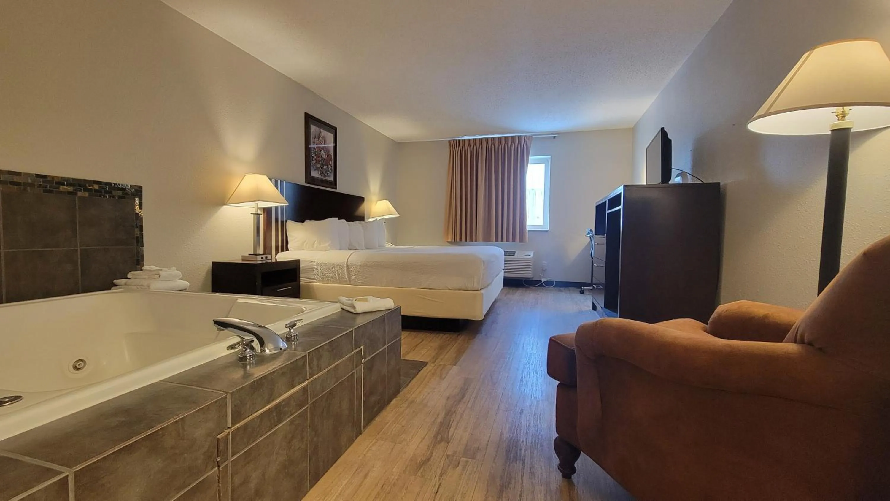 King Studio Suite - Non-Smoking in Days Inn by Wyndham Sheridan