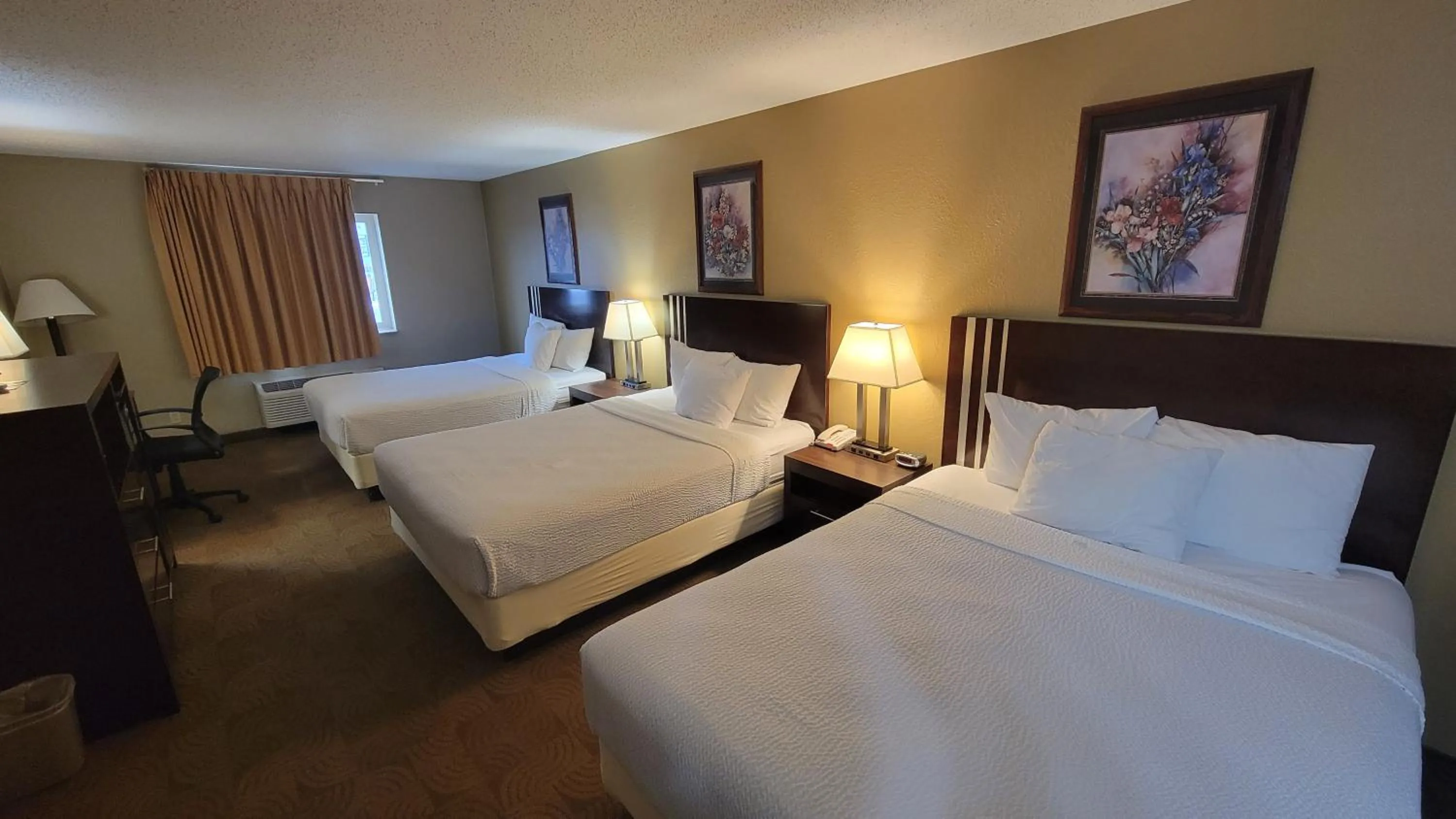 Family Room in Days Inn by Wyndham Sheridan