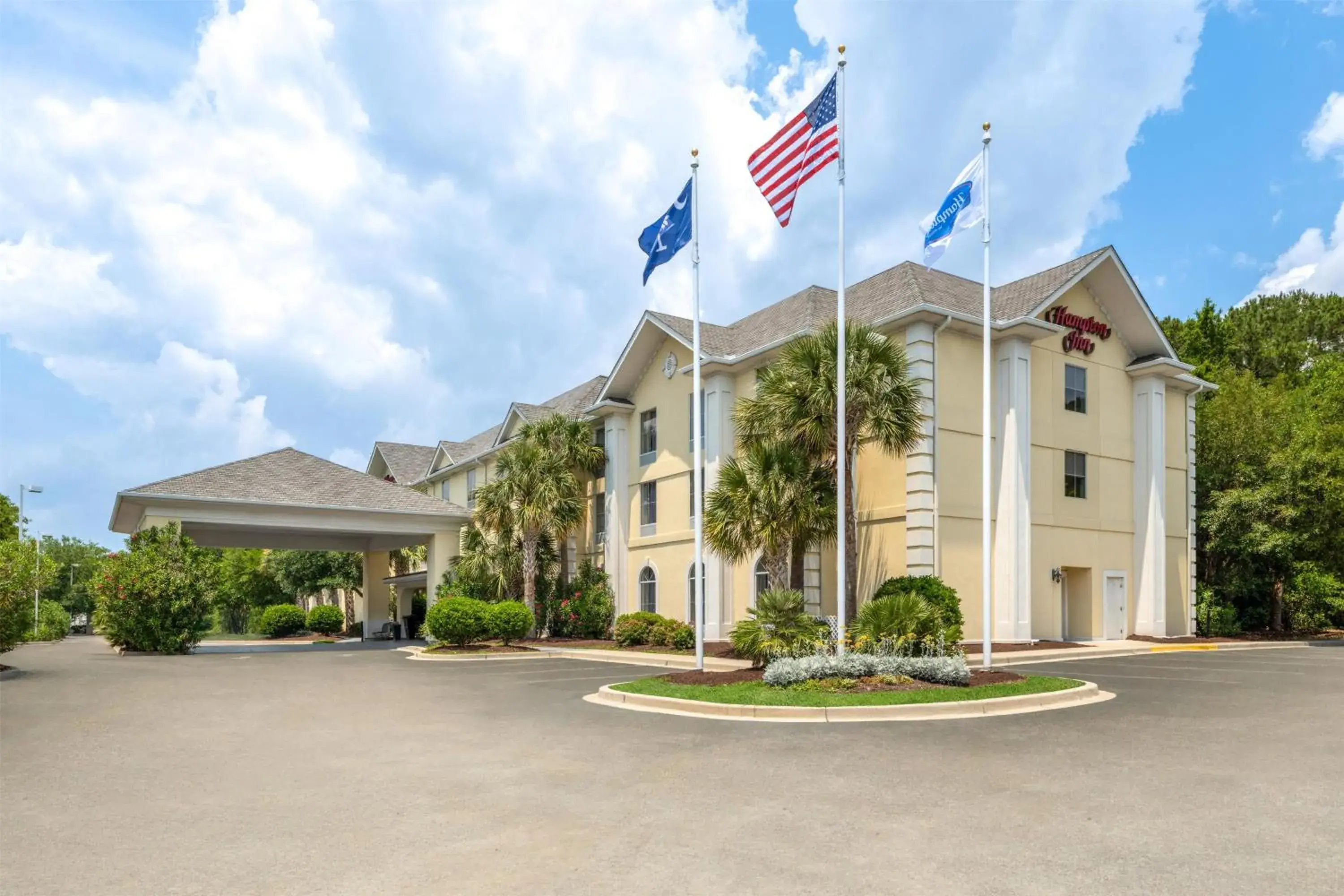 Property building in Hampton Inn Murrells Inlet/Myrtle Beach Area Property building in Hampton Inn Murrells Inlet/Myrtle Beach Area
