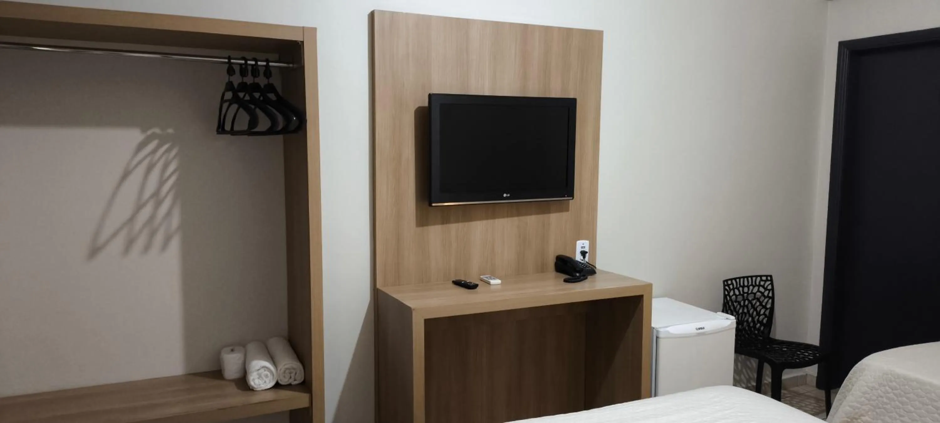 Bedroom, Bed in Abudi Hotel