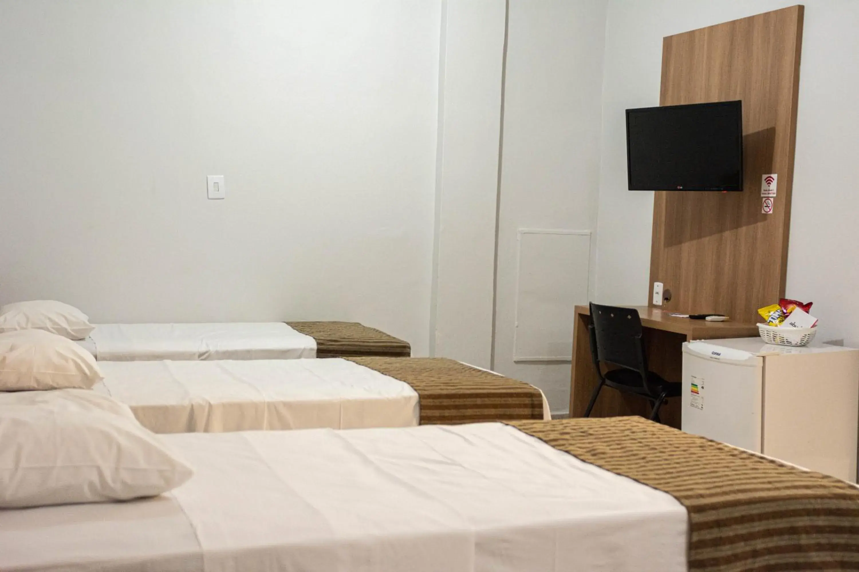 Luxury Triple Room in Abudi Hotel Luxury Triple Room in Abudi Hotel