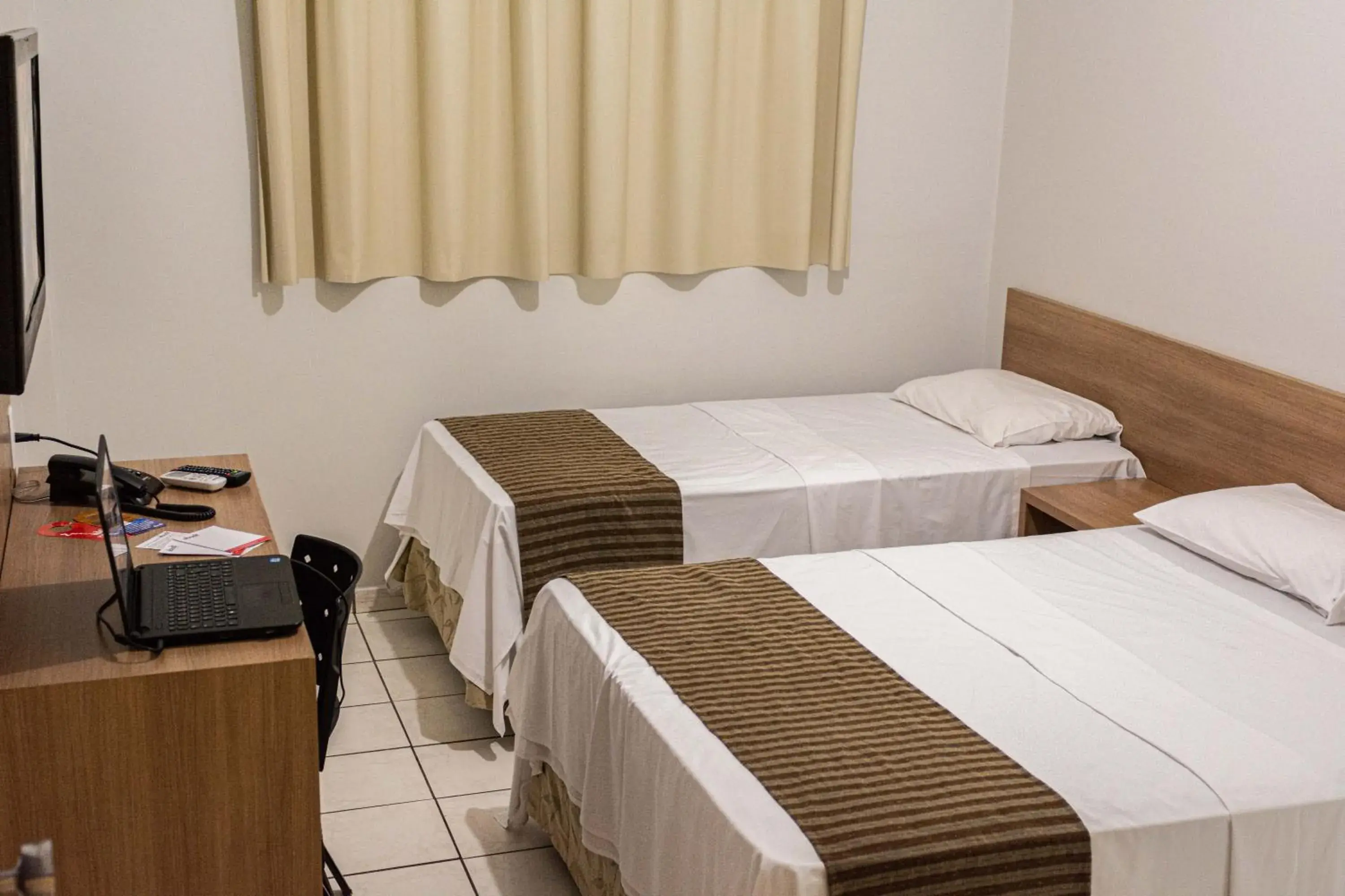 Family Room in Abudi Hotel Family Room in Abudi Hotel