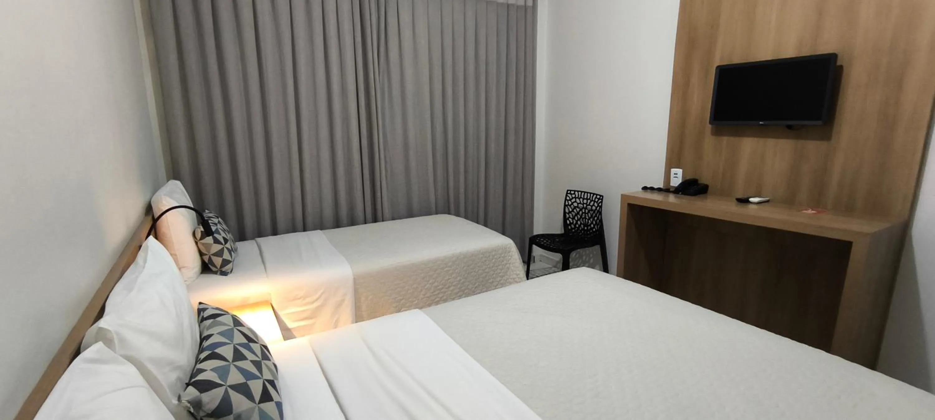 Bedroom, Bed in Abudi Hotel