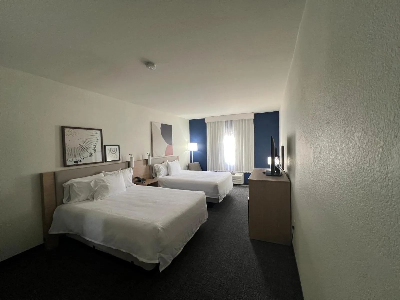 Photo of the whole room, Bed in Spark by Hilton Phoenix-Glendale-Peoria