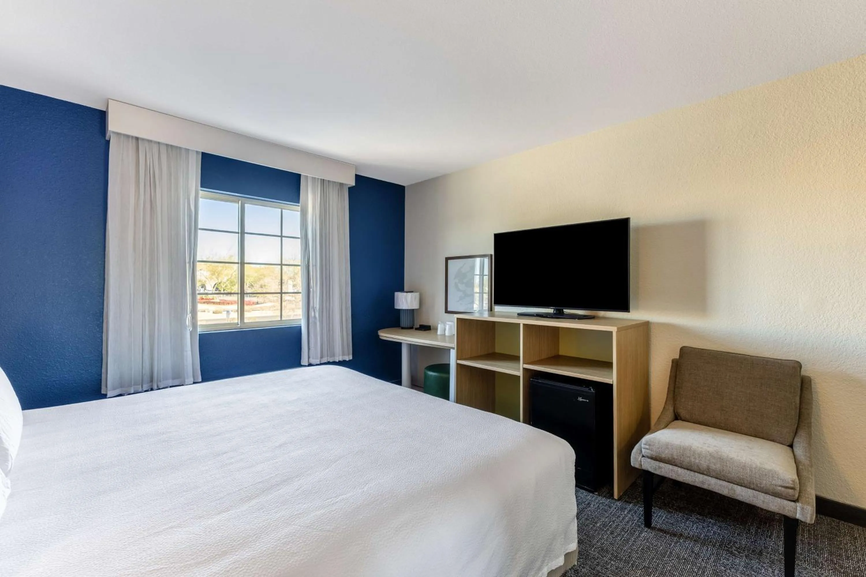 Bedroom, Bed in Spark by Hilton Phoenix-Glendale-Peoria