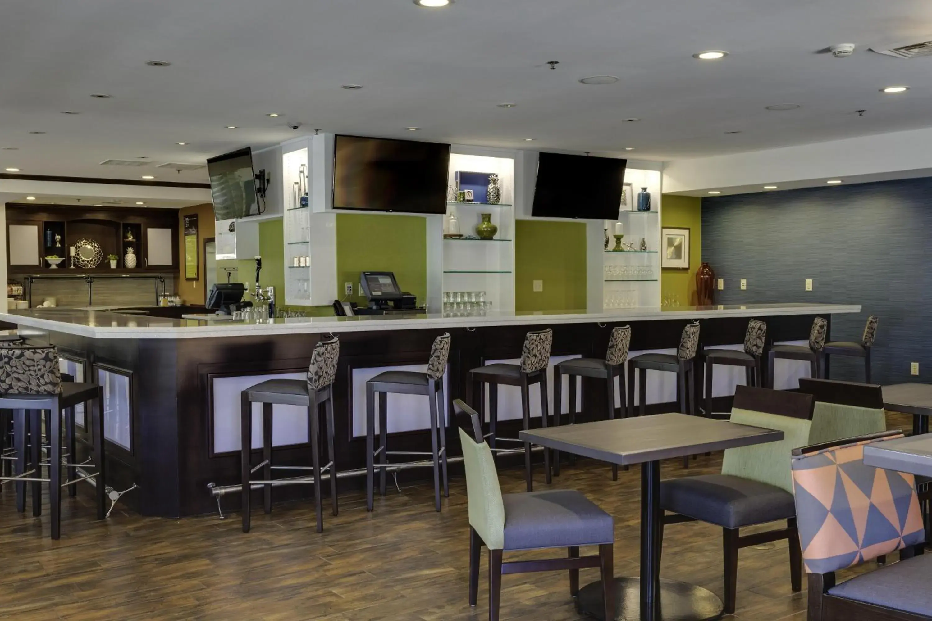 Lounge or bar in Hilton Garden Inn South Bend Lounge or bar in Hilton Garden Inn South Bend