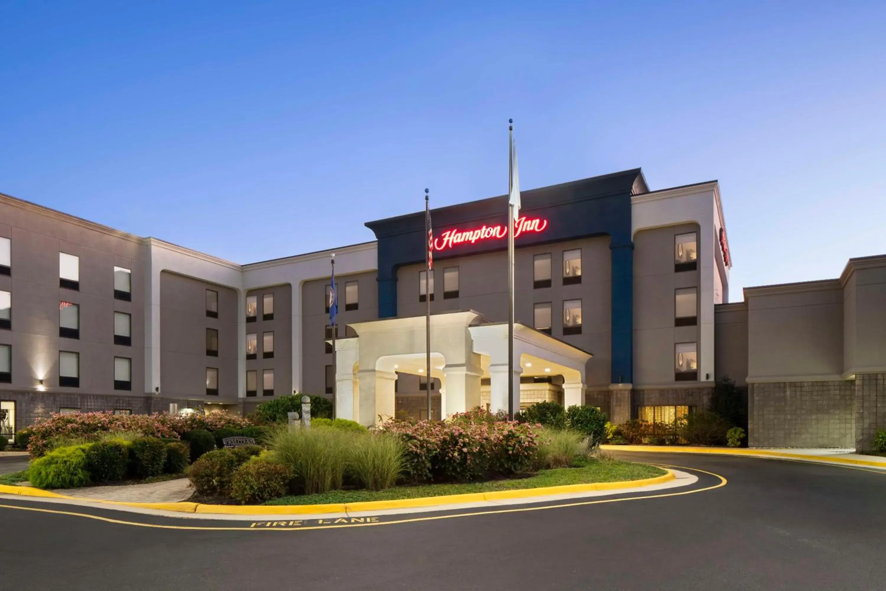 Property building in Hampton Inn Stafford / Quantico-Aquia Property building in Hampton Inn Stafford / Quantico-Aquia