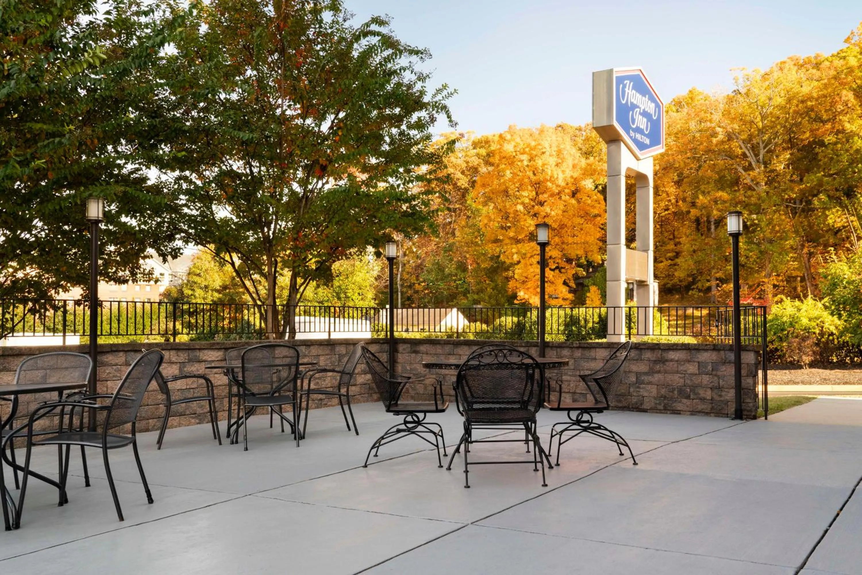Patio in Hampton Inn Stafford / Quantico-Aquia