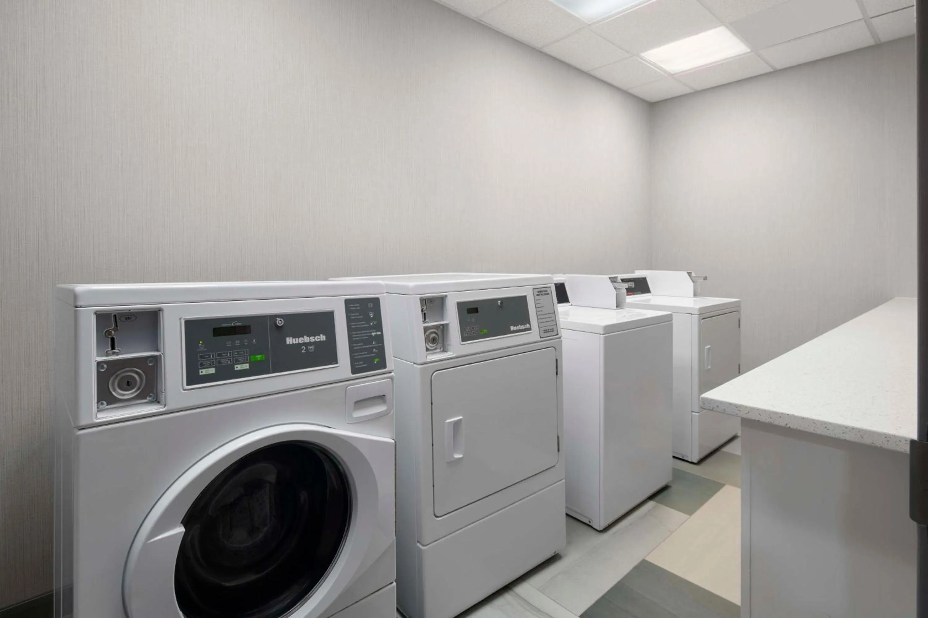 laundry in Hampton Inn Stafford / Quantico-Aquia
